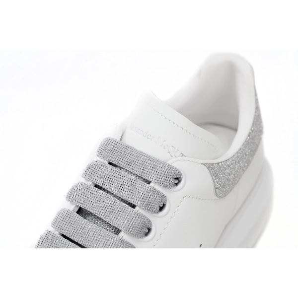 Alexander McQueen Sneaker Loose Drilling
