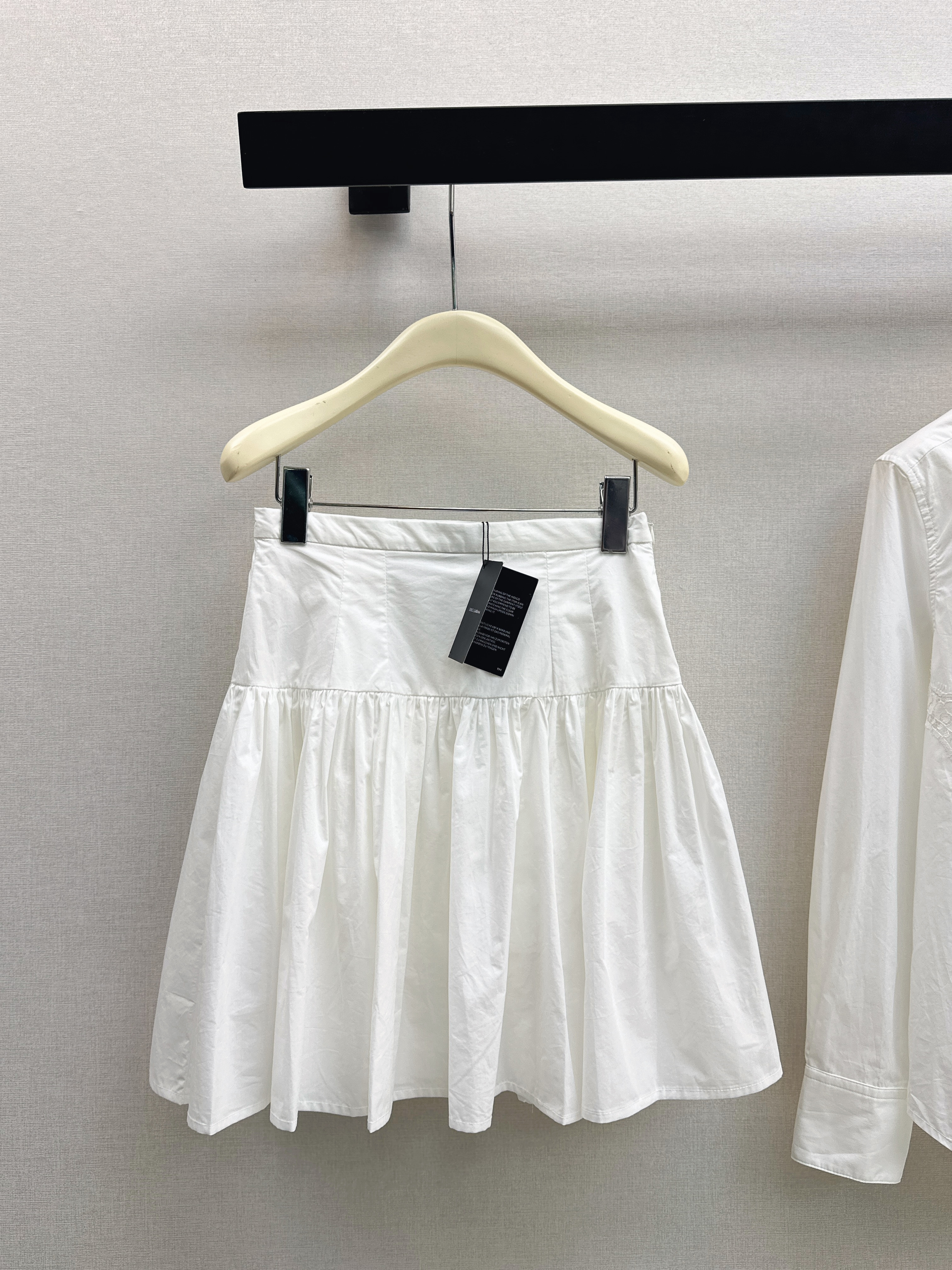 Dolc New pleated skirt
