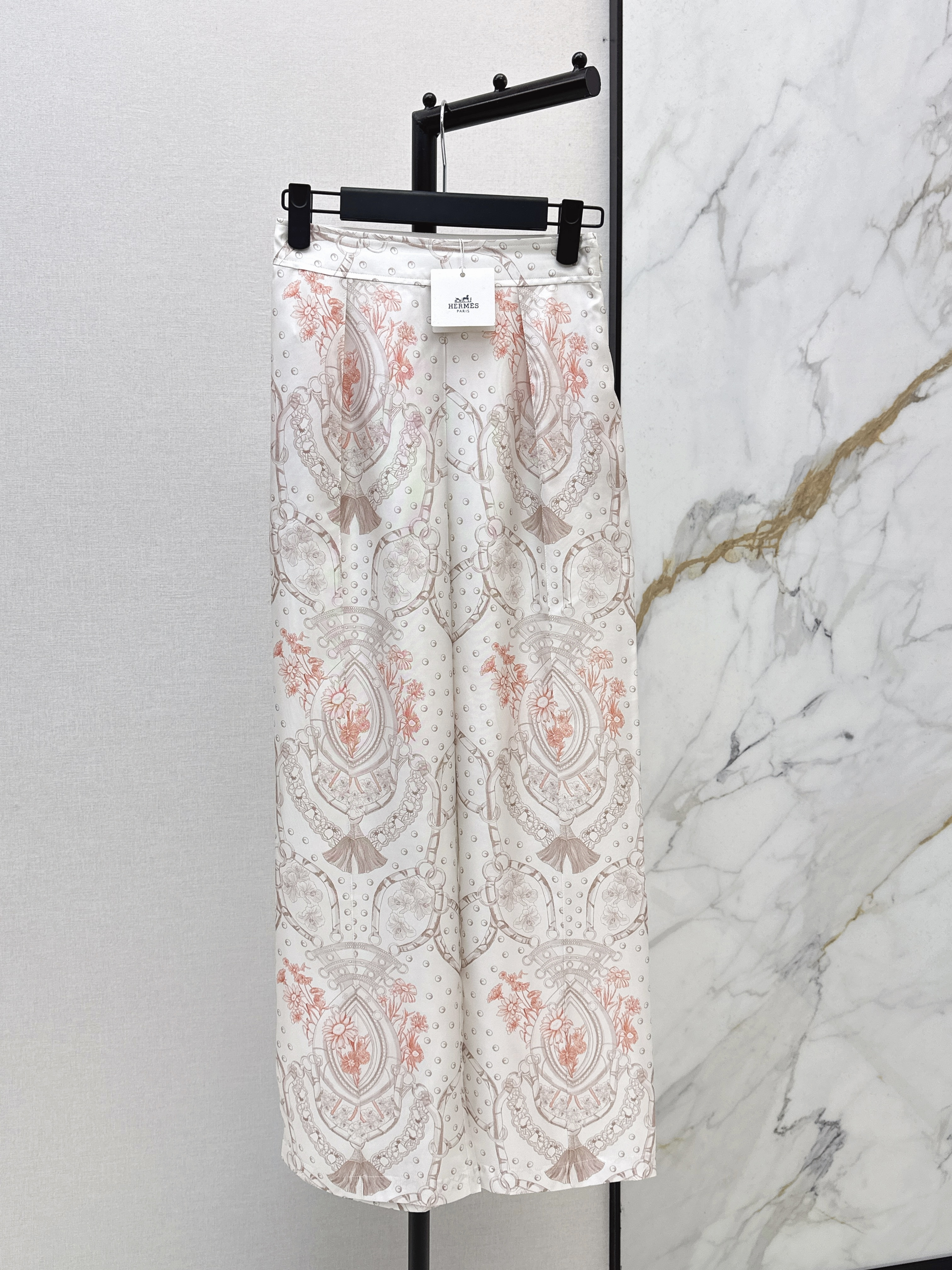 Her New print silk pants
