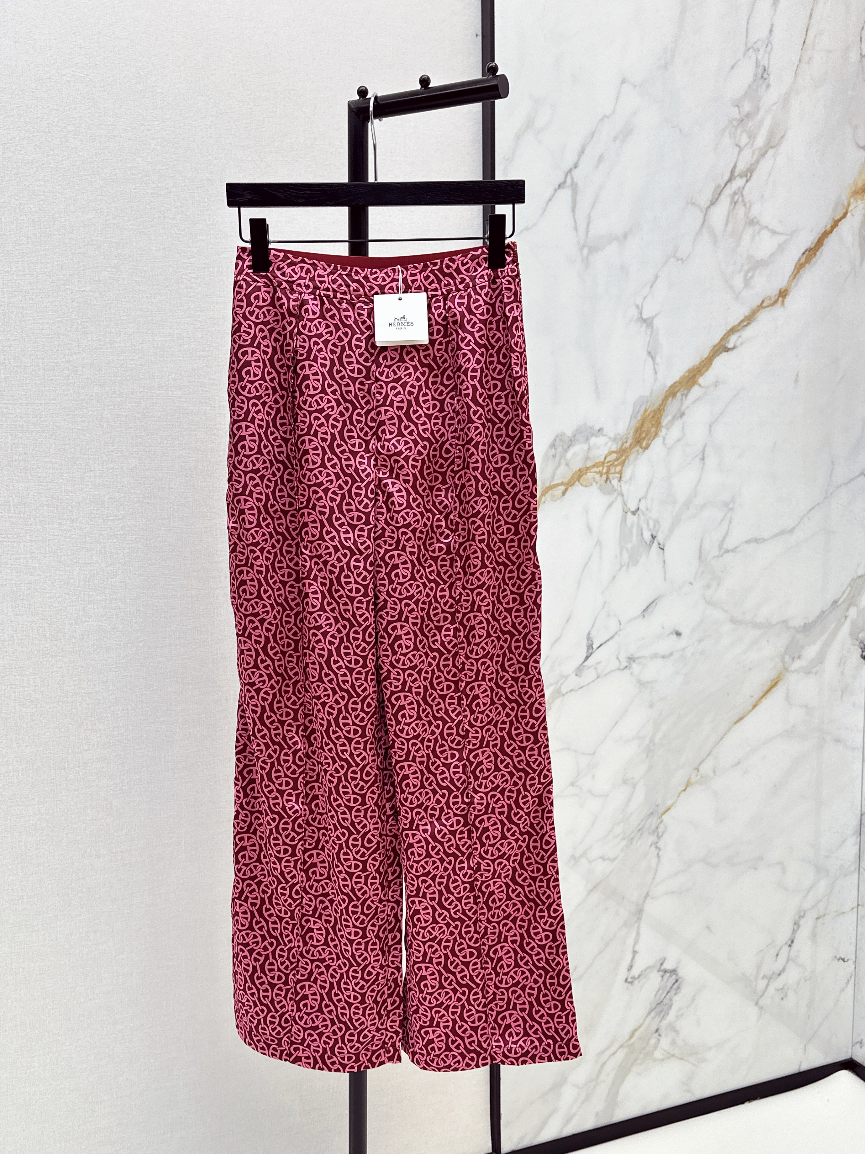 Herm New printed silk pants