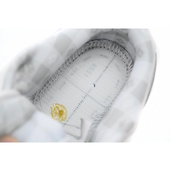 CONCEPTS × Nike Dunk SB Low White Lobster FD8776-100