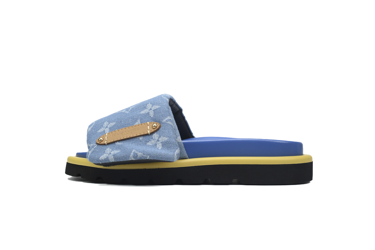 Pkkicks God Batch LOUIS VUITTON Pool Pillow Comfort Light blue denim