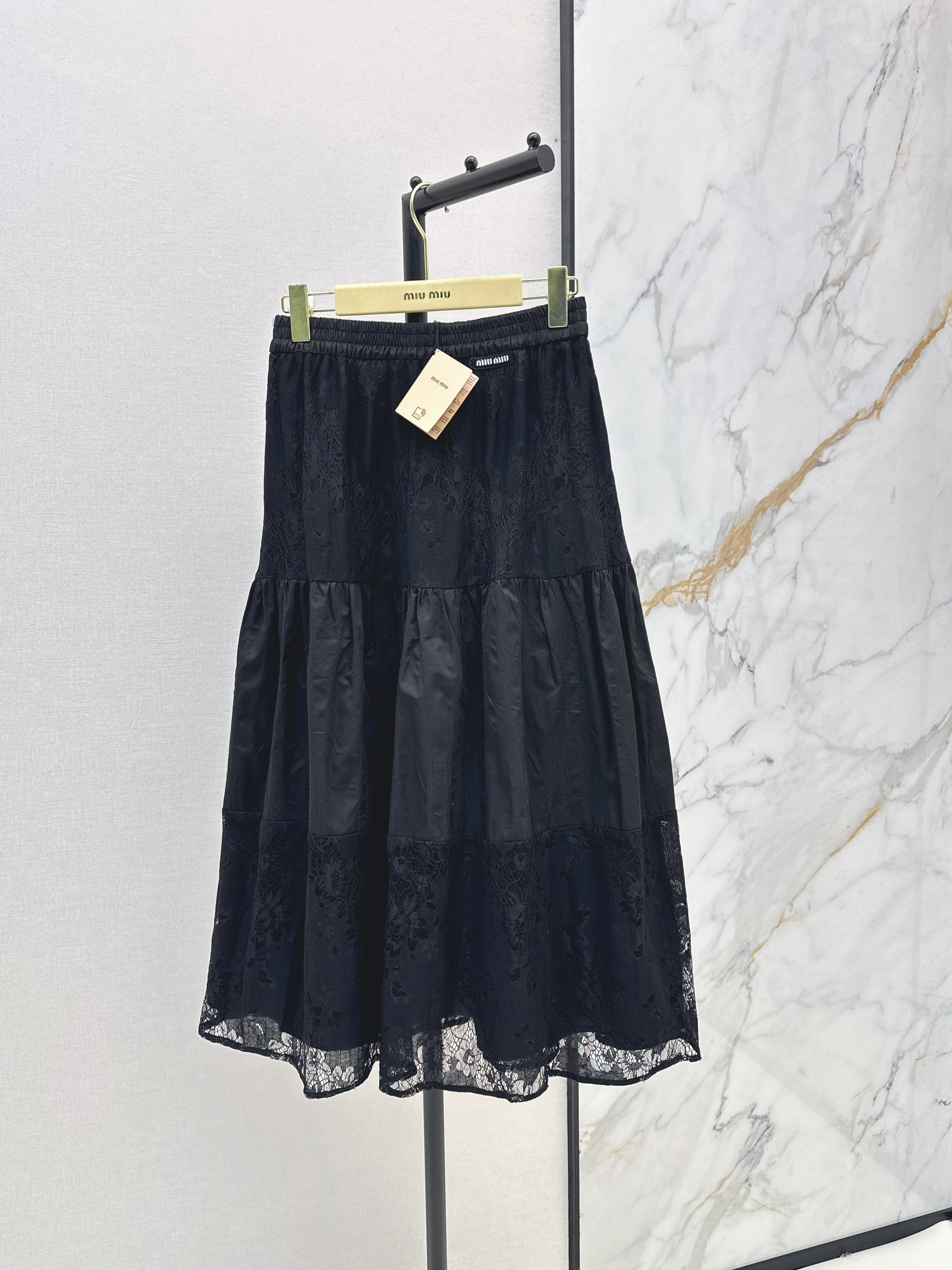 Miu New lace skirt