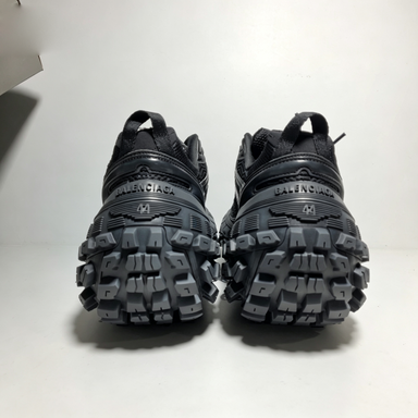 Balenciaga Defender Black 685613 W2RA6 1000