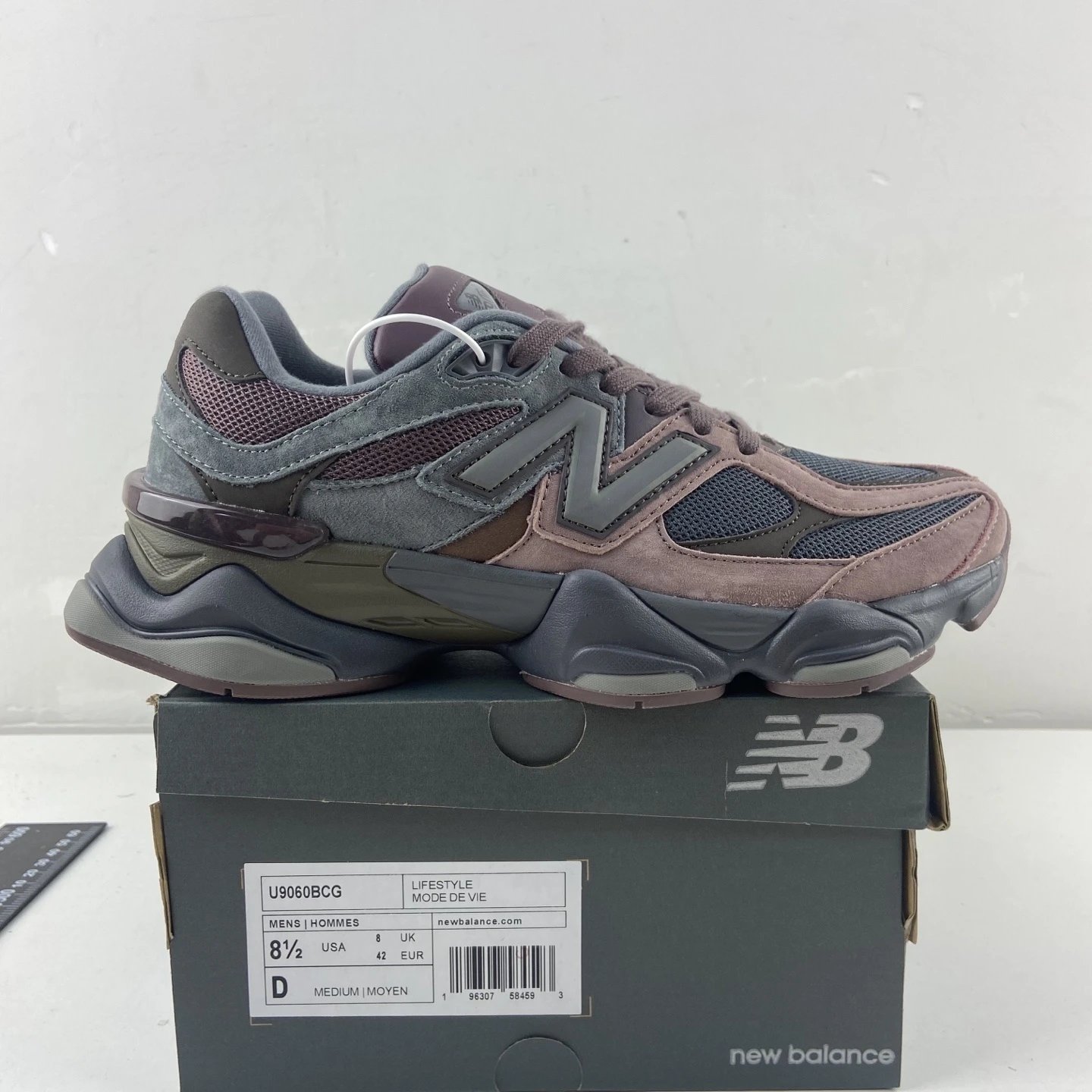 New Balance 9060 Sneaker Collection