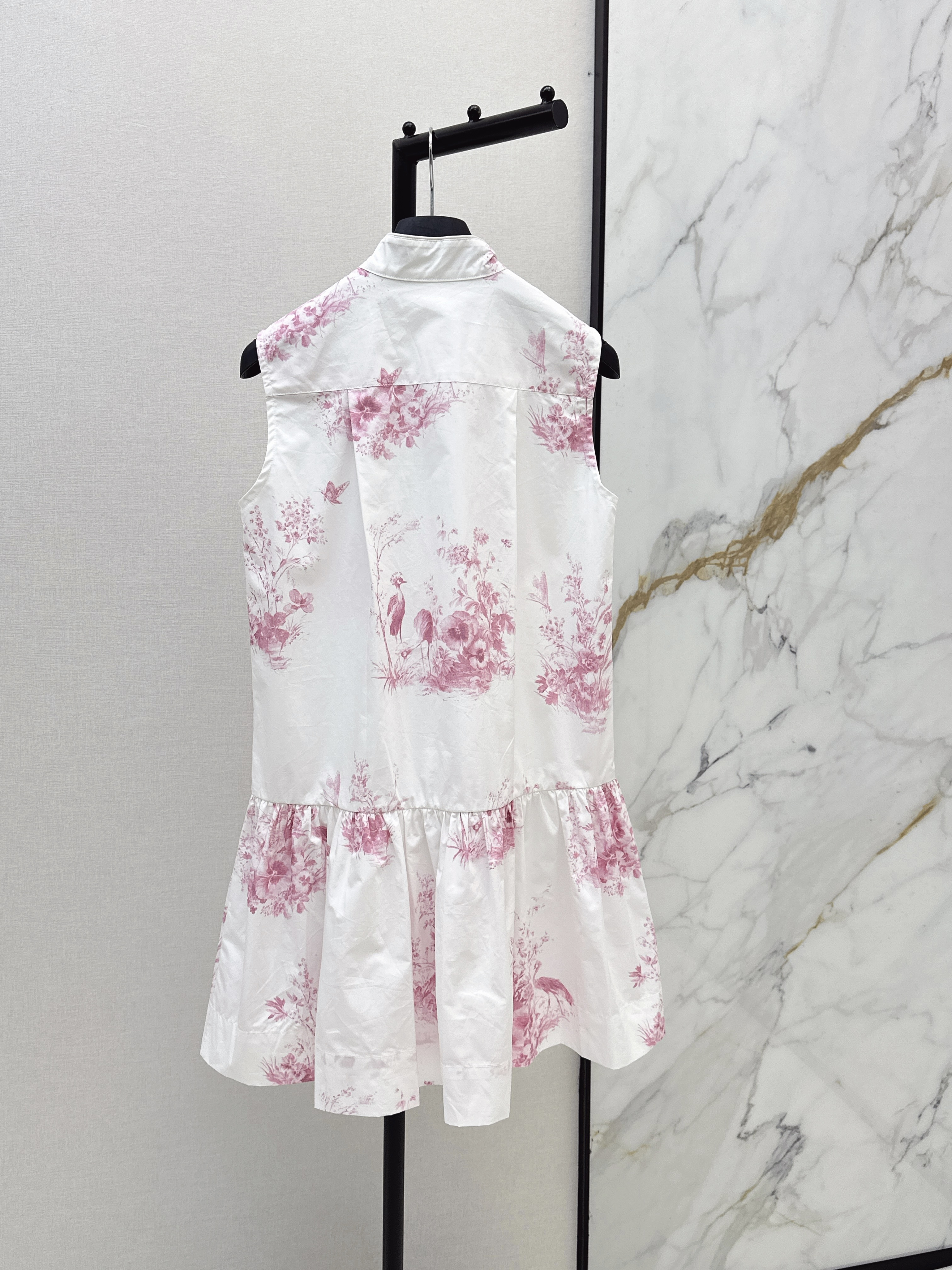 CD New floral sleeveless dress