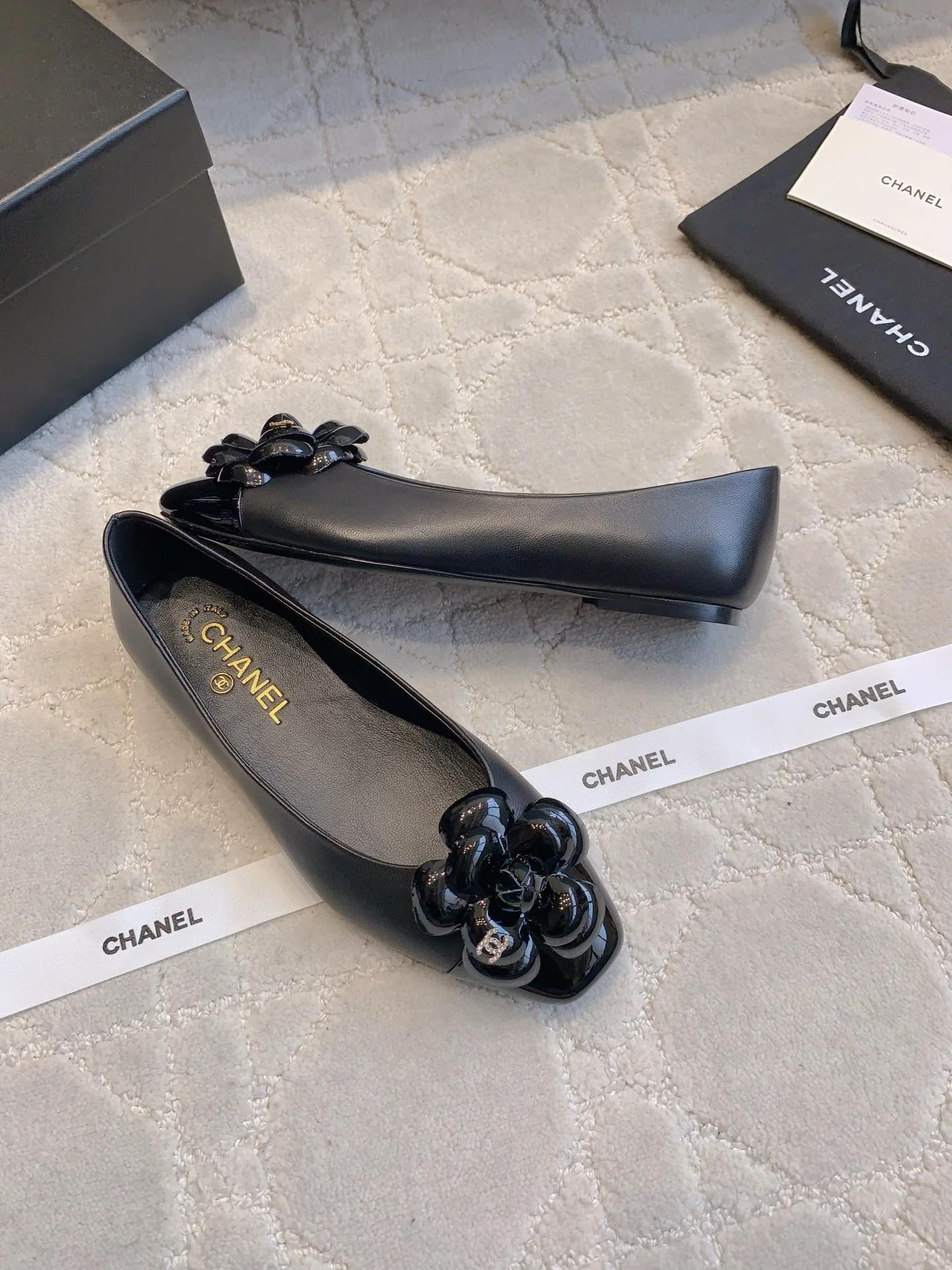 Chan New  Camellia flat shoes