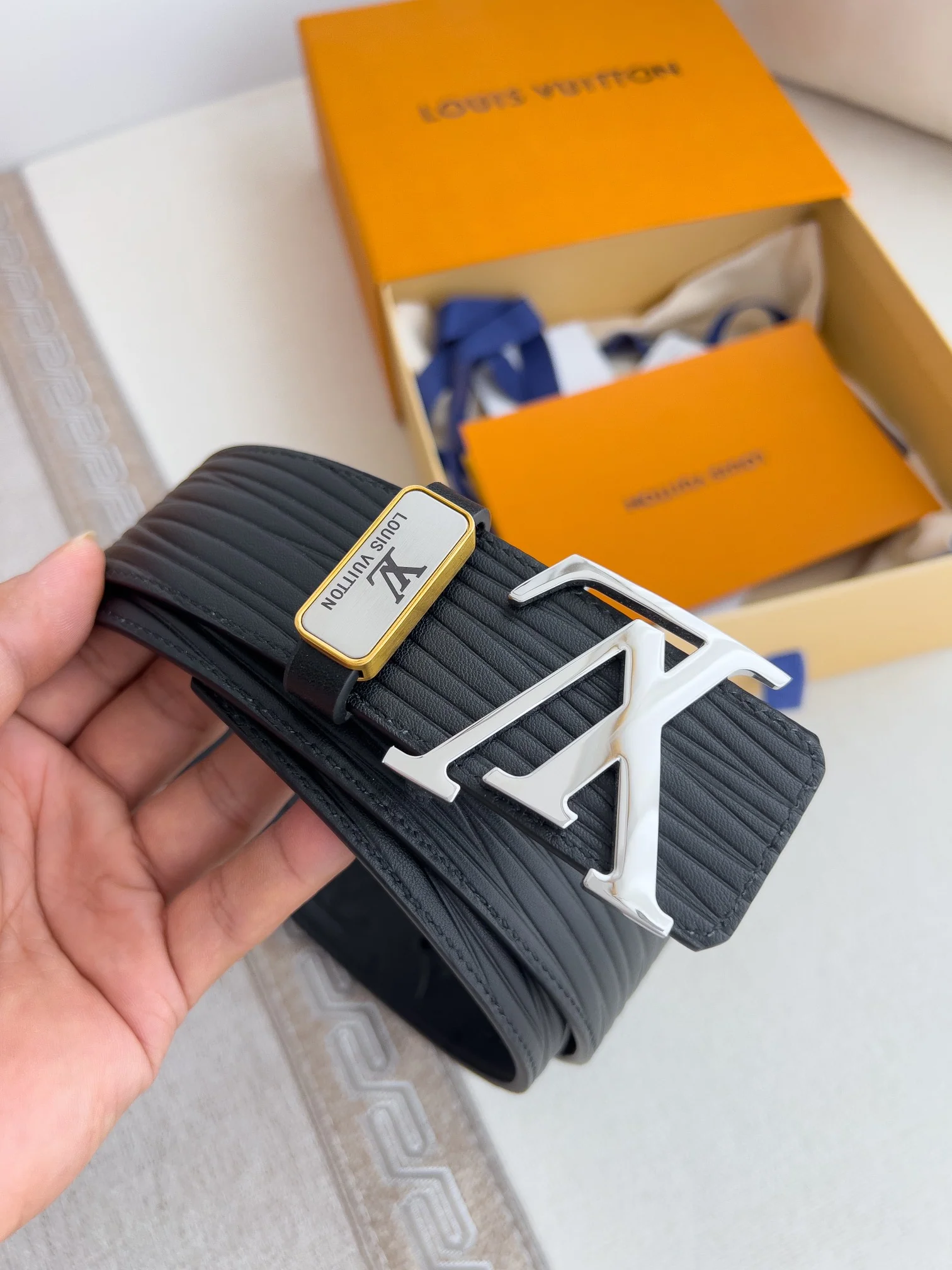 Louis New women's belt