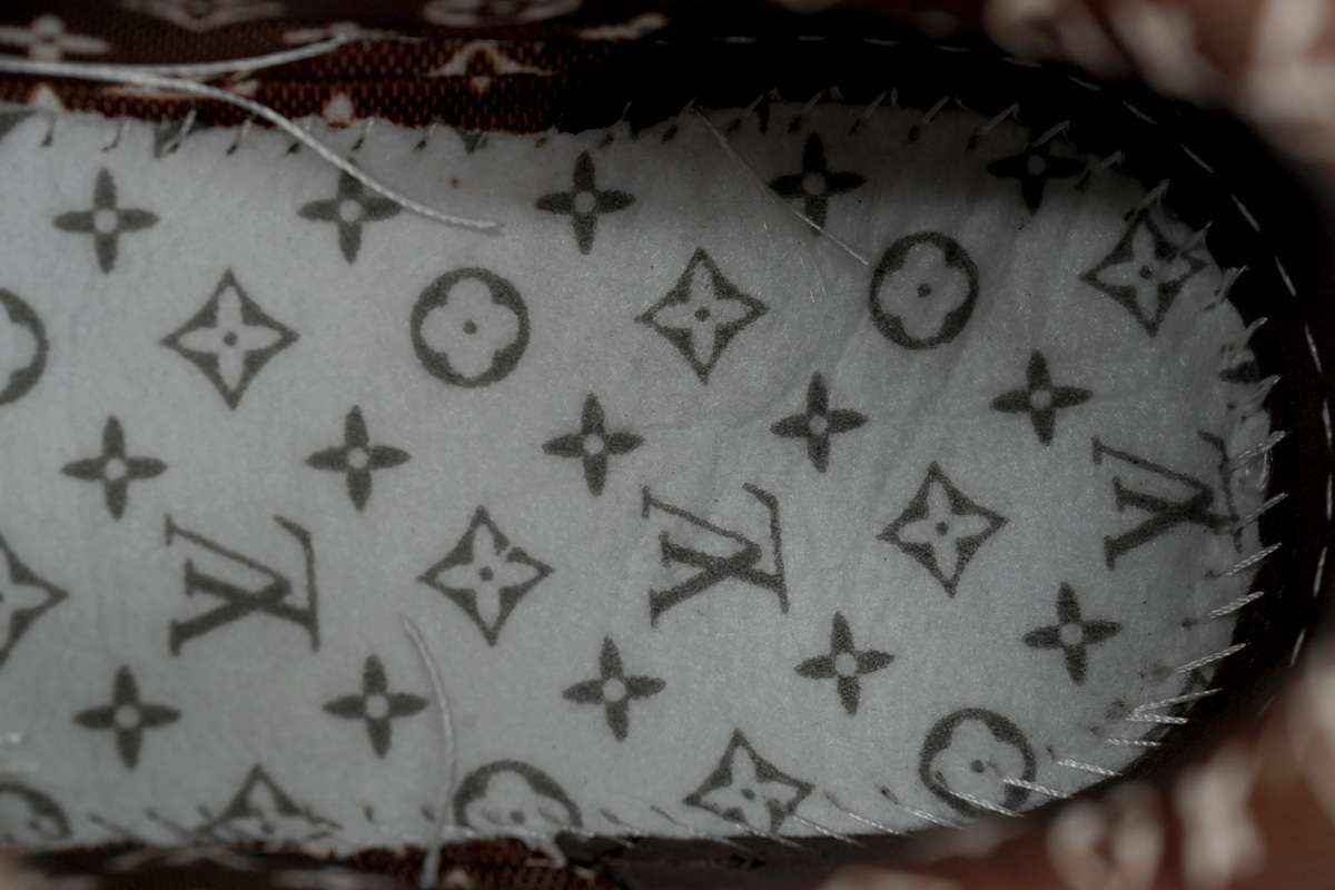 Pkkicks God Batch LOUIS VUITTON White Brown