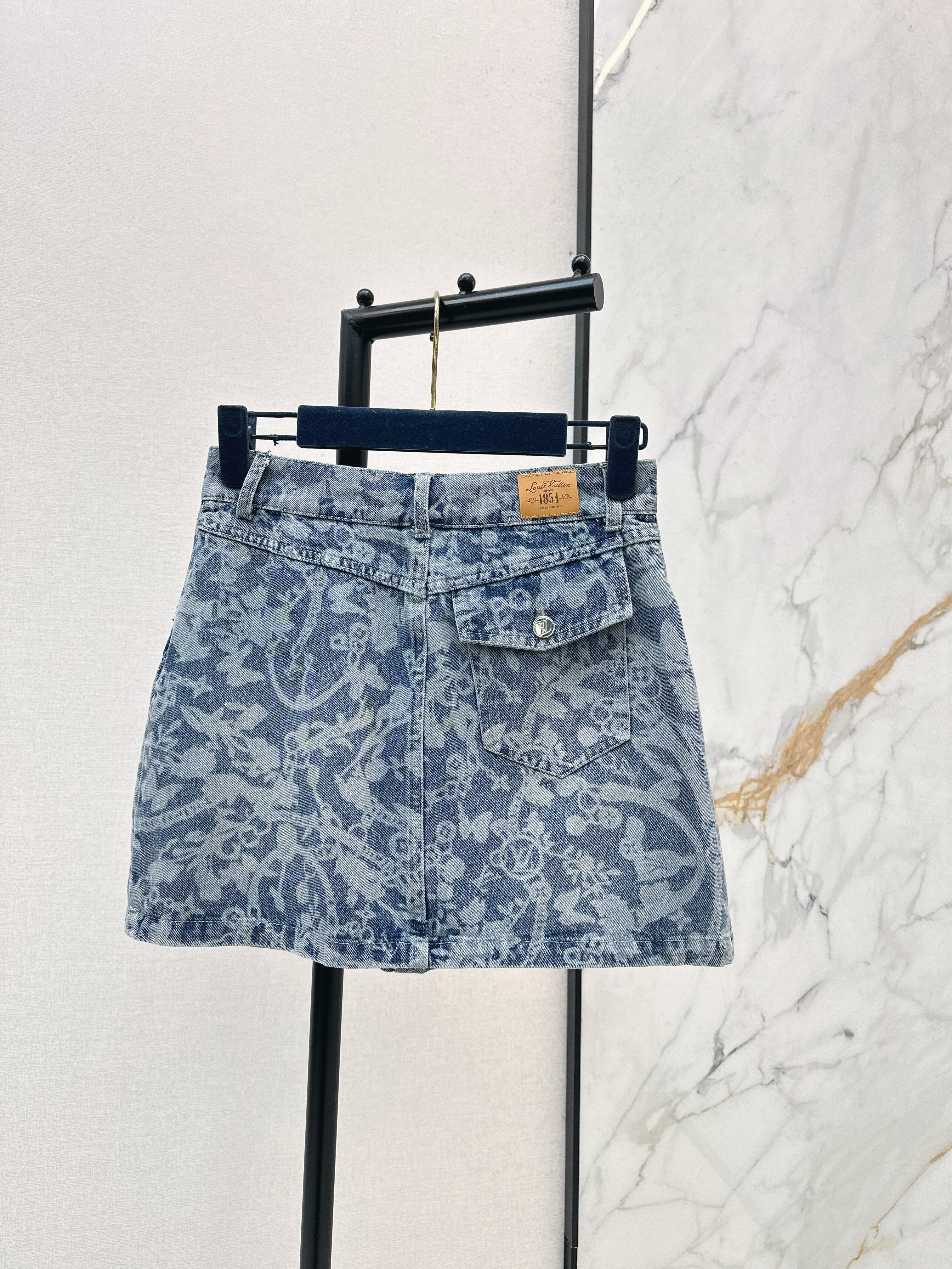 Louis New denim skirt