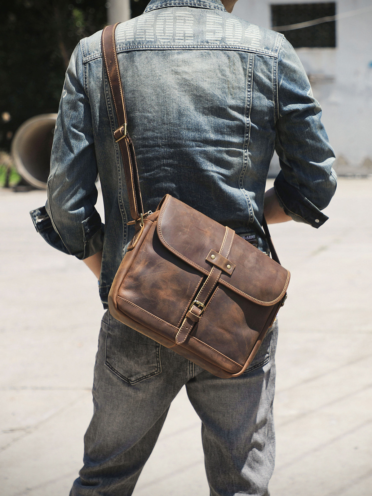 Vintage Tan Leather Messenger Bag - Timeless Heritage for Urban Professionals