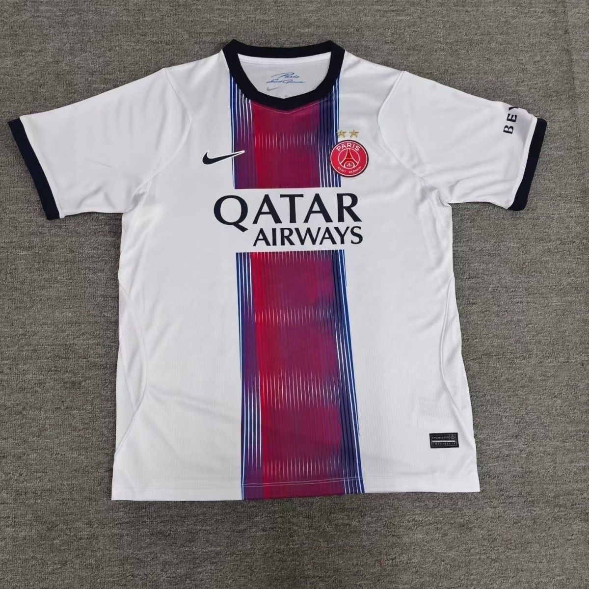 Paris 26-27 away 2-star championship fan version