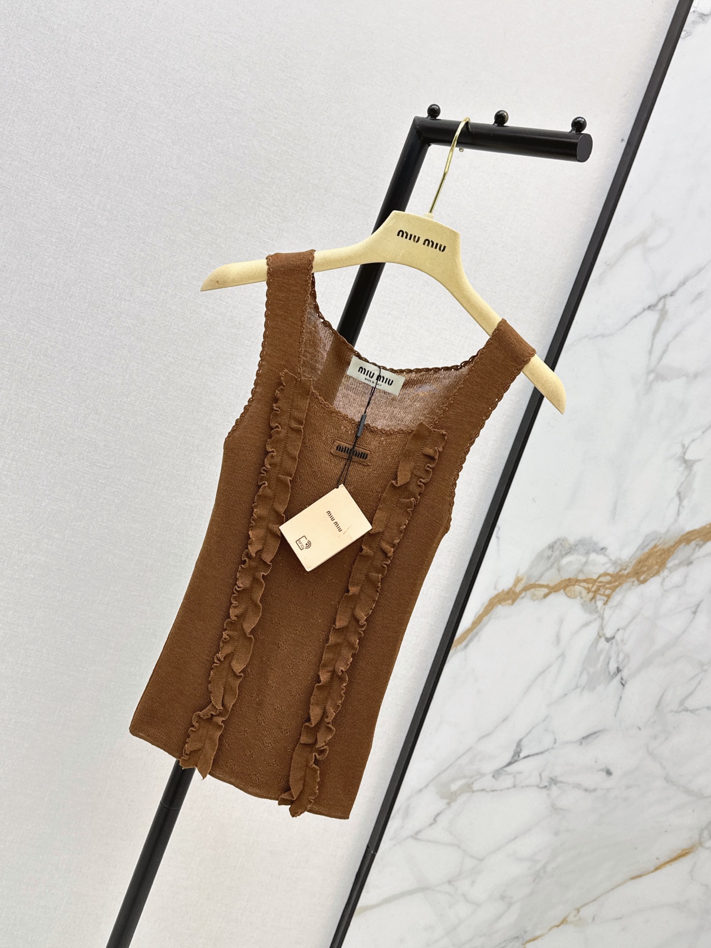 Miu New Sleeveless ruffled vest