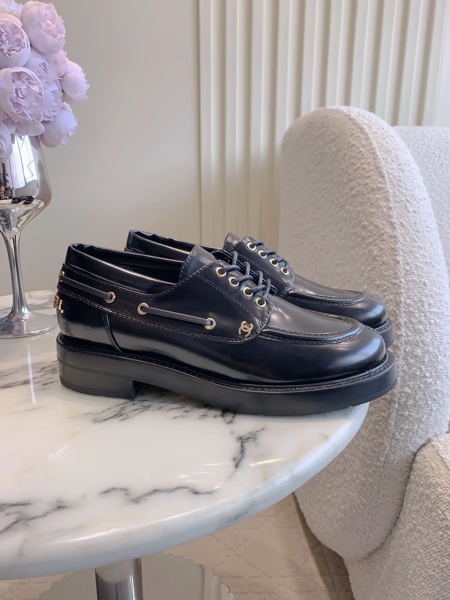 CHAN New Lace-up Loafers