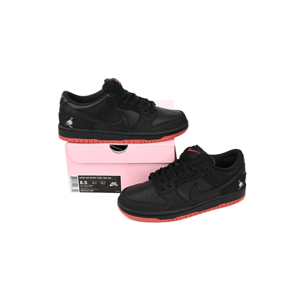 Nike Dunk SB Low Black Pigeon 883232-008