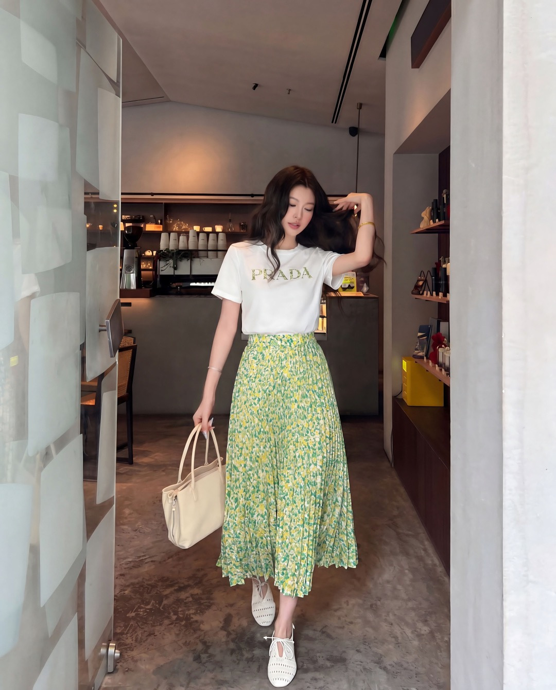 Pra New Floral T-shirt +Pleated Skirt Set