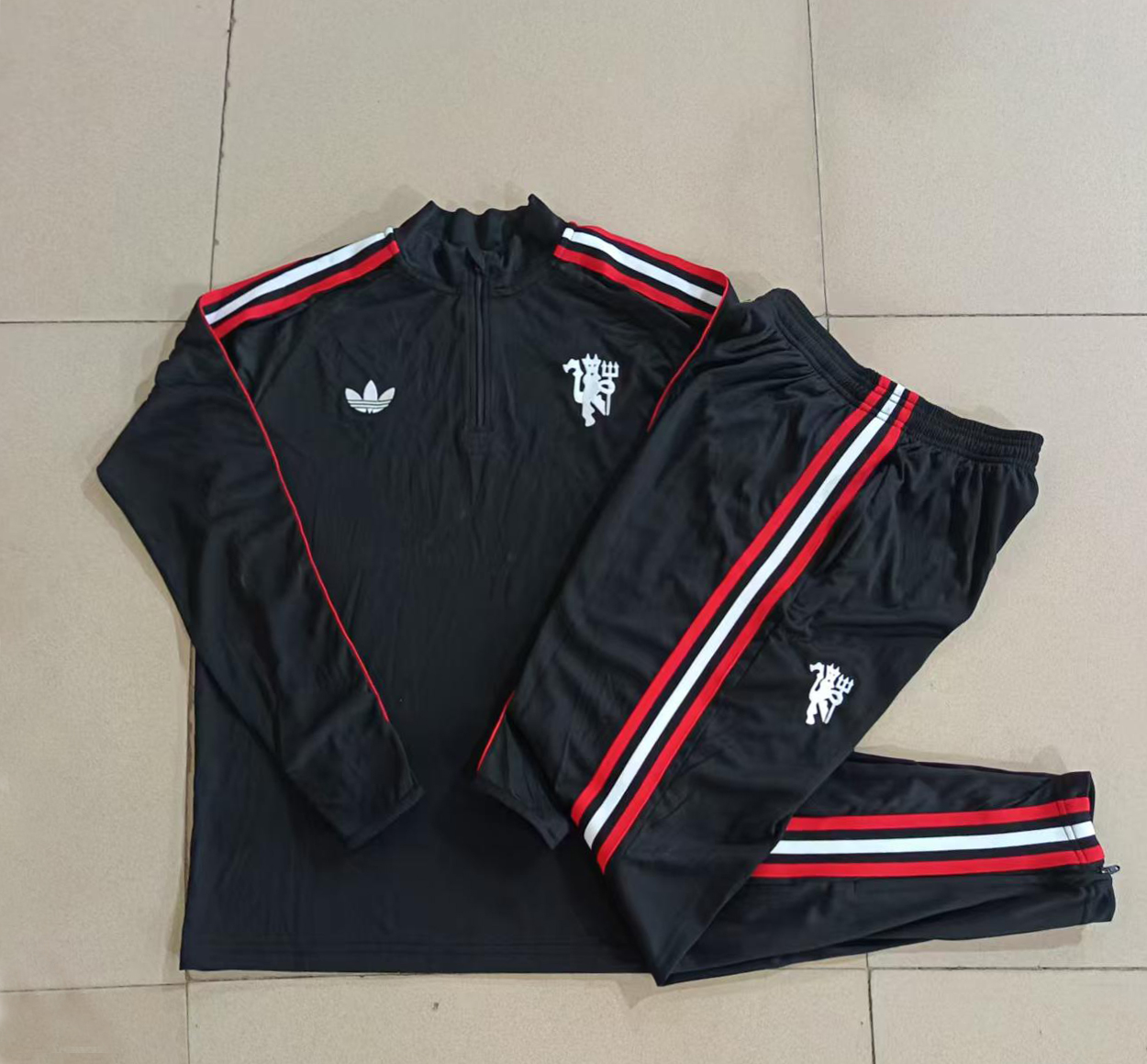Manchester United Kids Training Suit 26/27