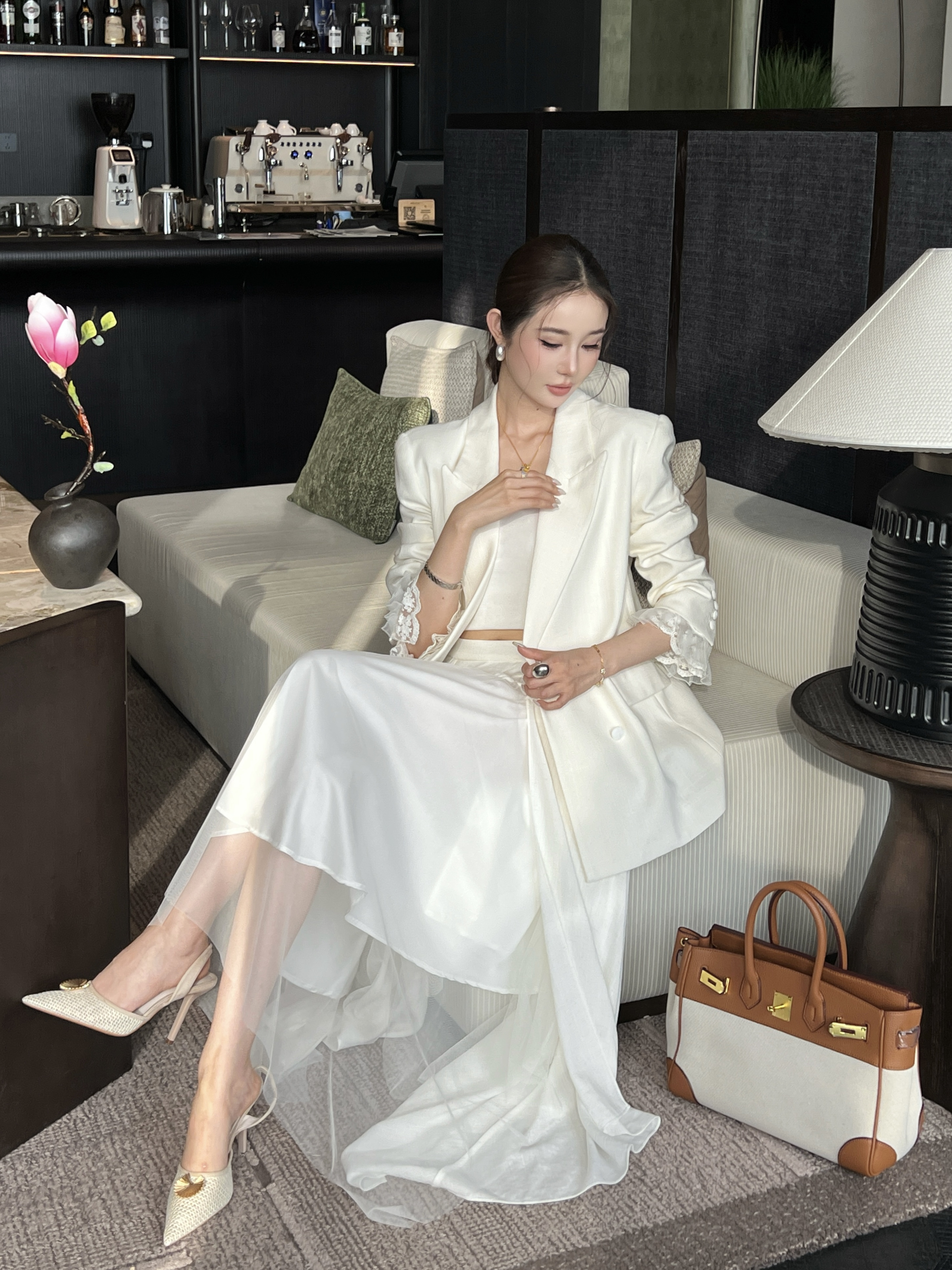 ES New asymmetrical skirt