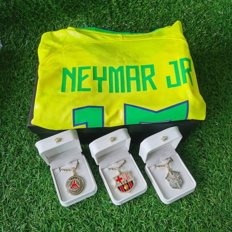 Neymar jr Mystery Football Box 12 Items
