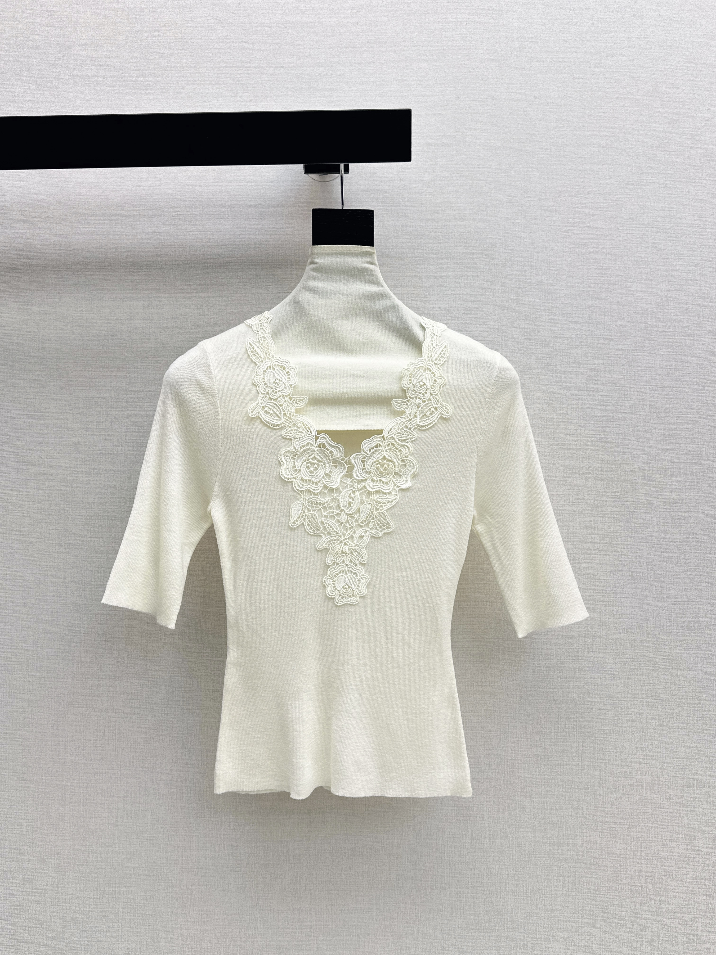 Chol New contract lace knitwear
