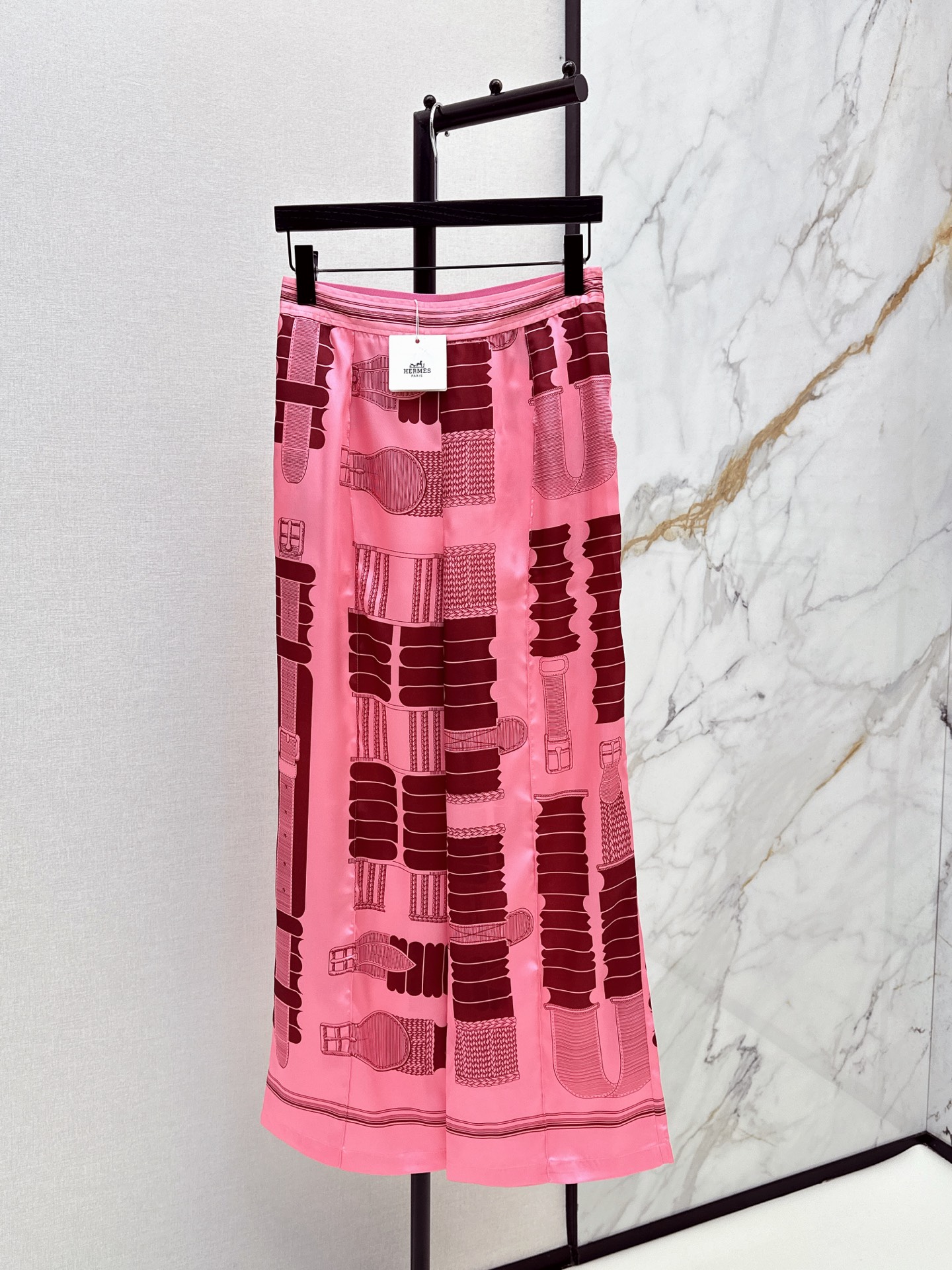 Herm New printed silk pants