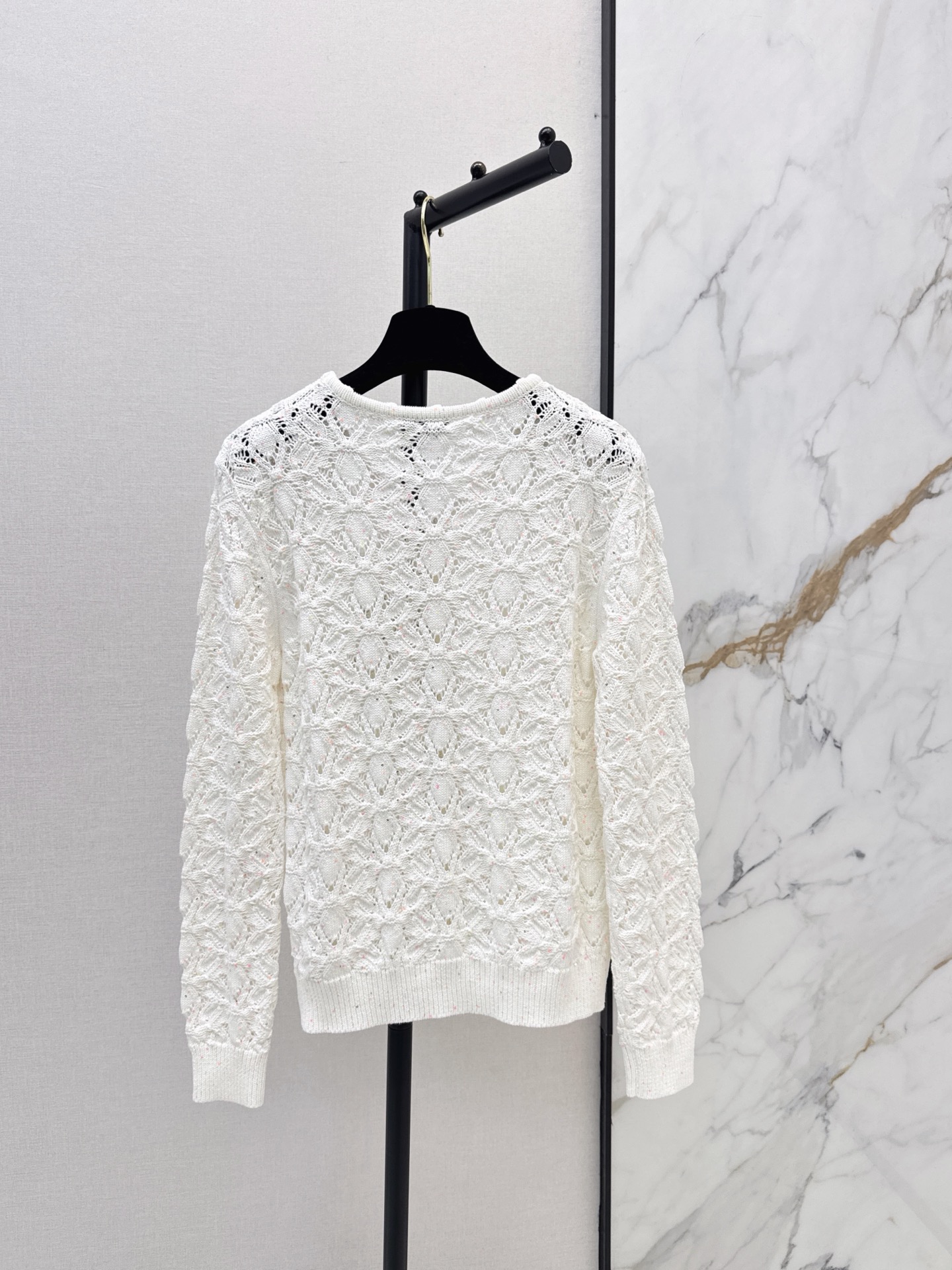 Chan New Hollow-knit cardigan