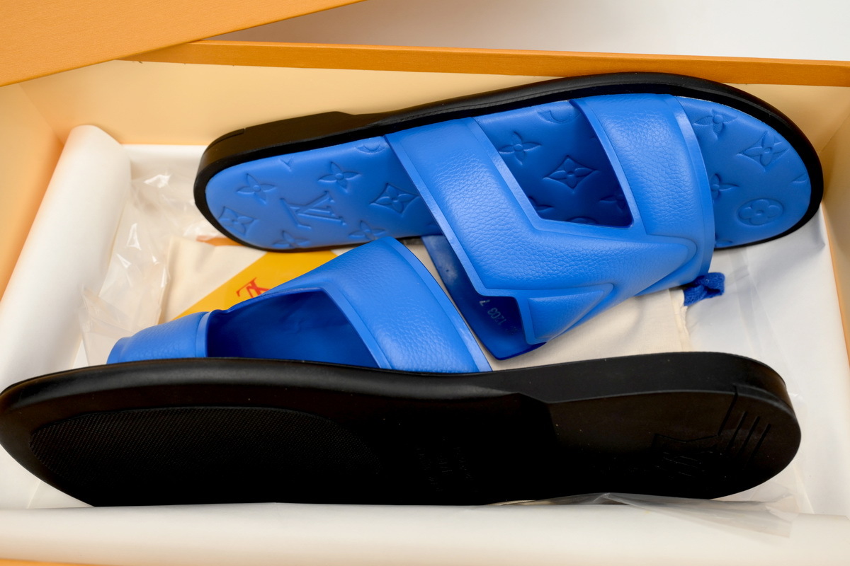 Pkkicks God Batch LOUIS VUITTON Oasis Blue Leather Surface