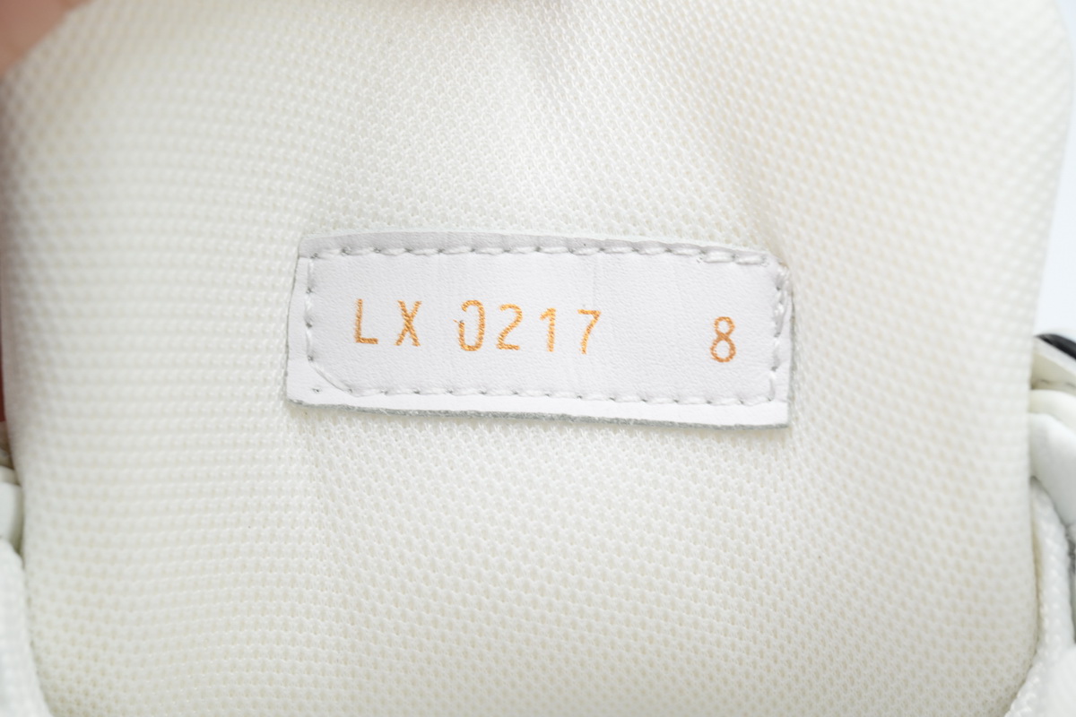 Pkkicks God Batch LOUIS VUITTON Trainer Black and White