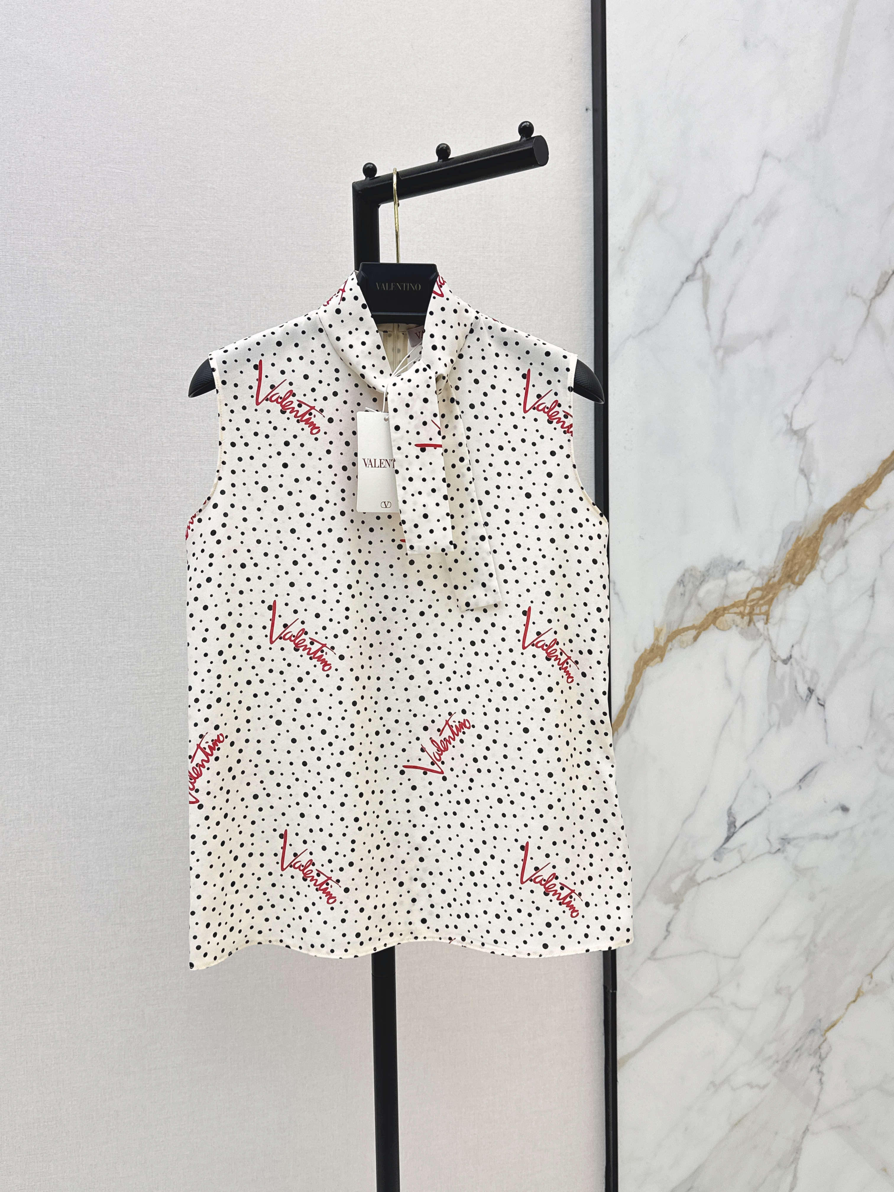 Val New Sleeveless Silk Shirt