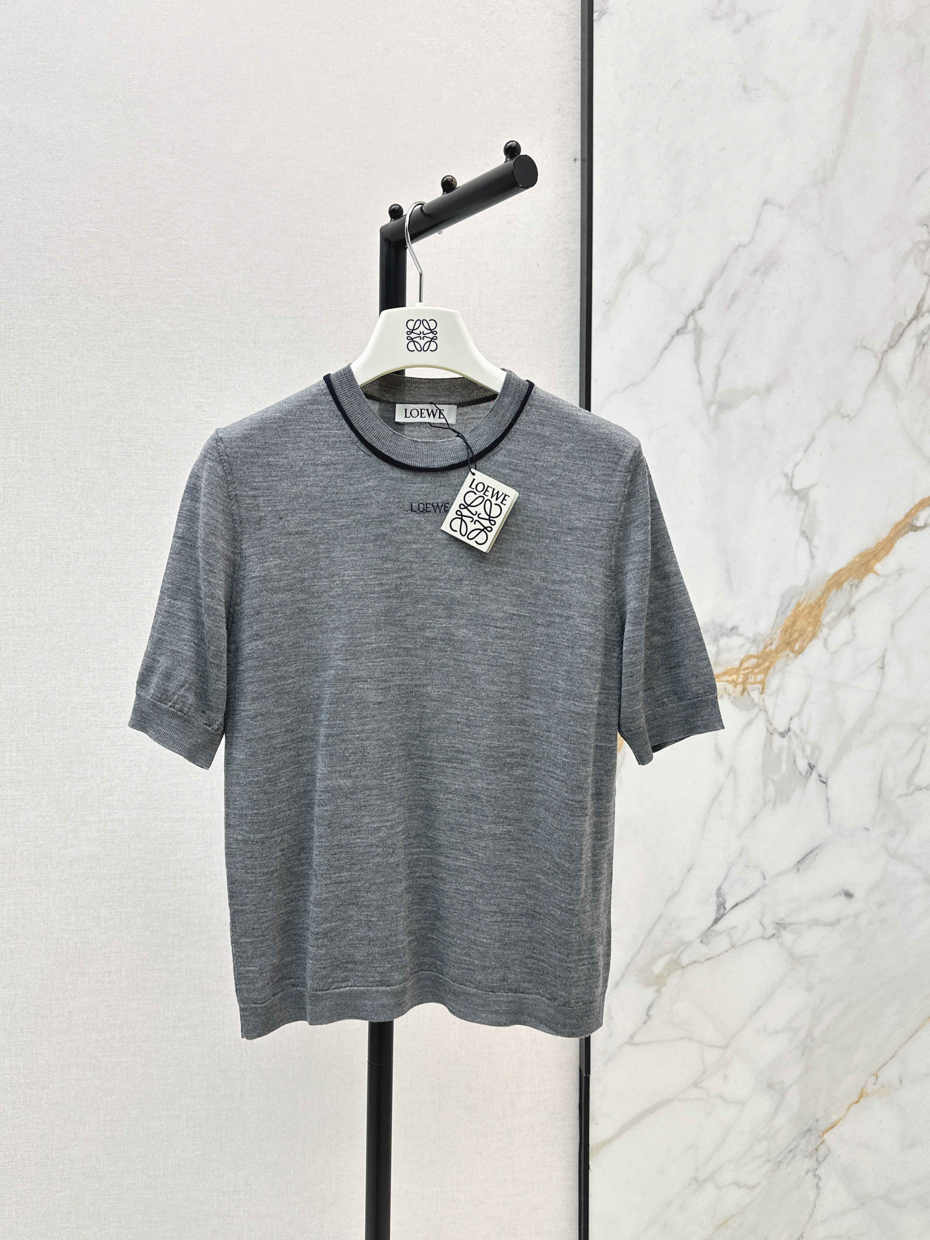 Loe New knit sweater