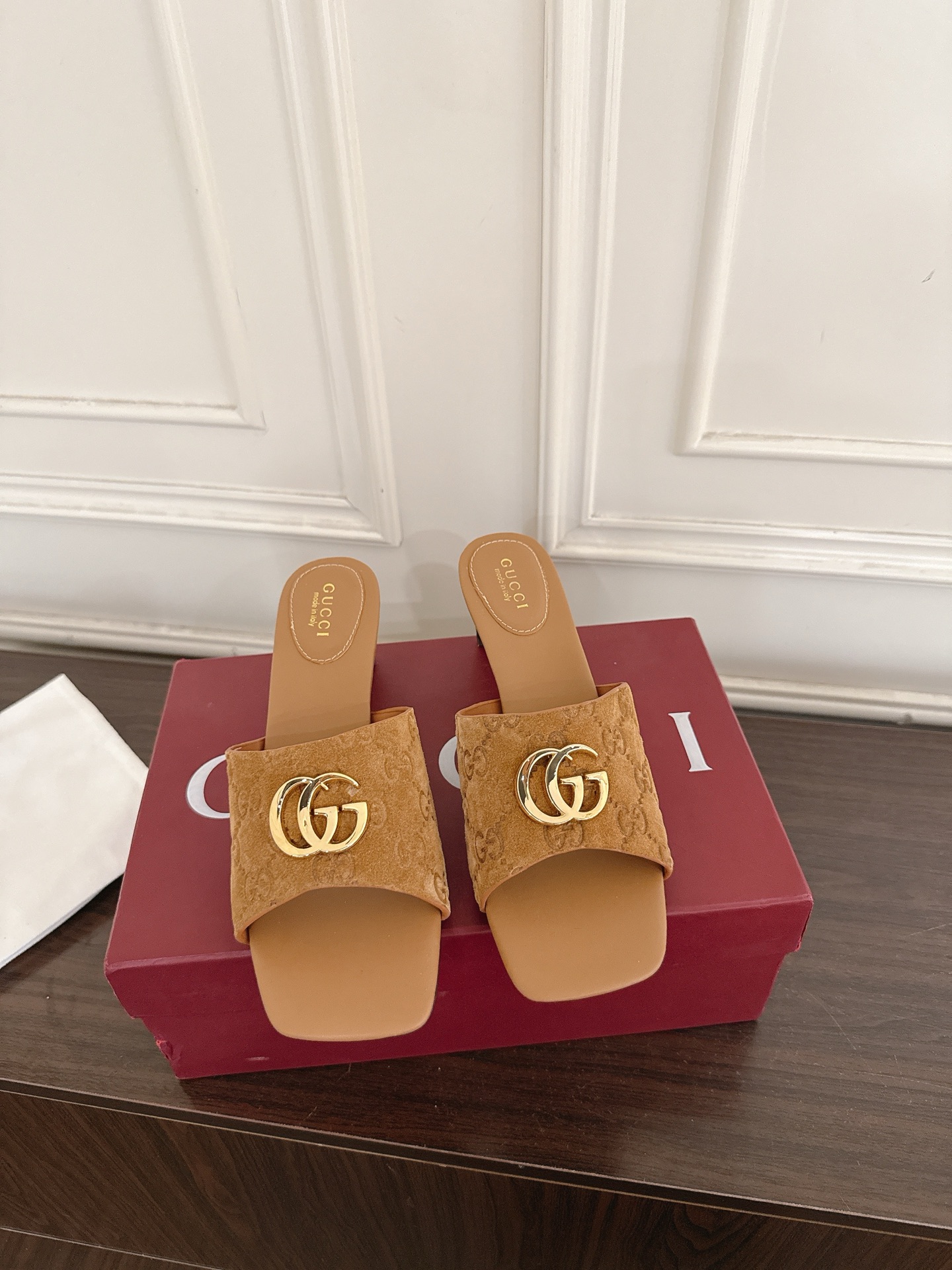 Guc NEW platform sandals