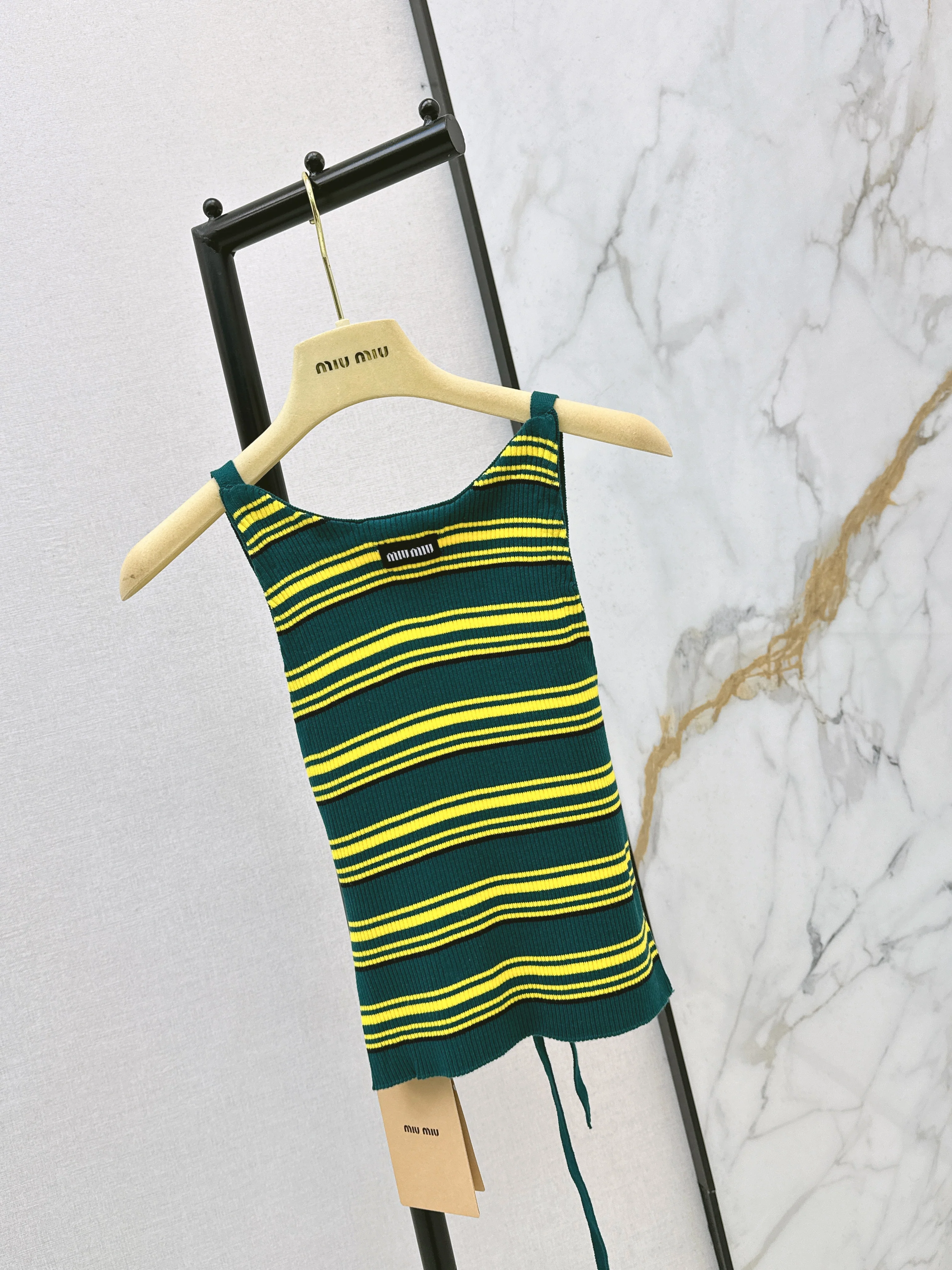 Miu NEW open back vest