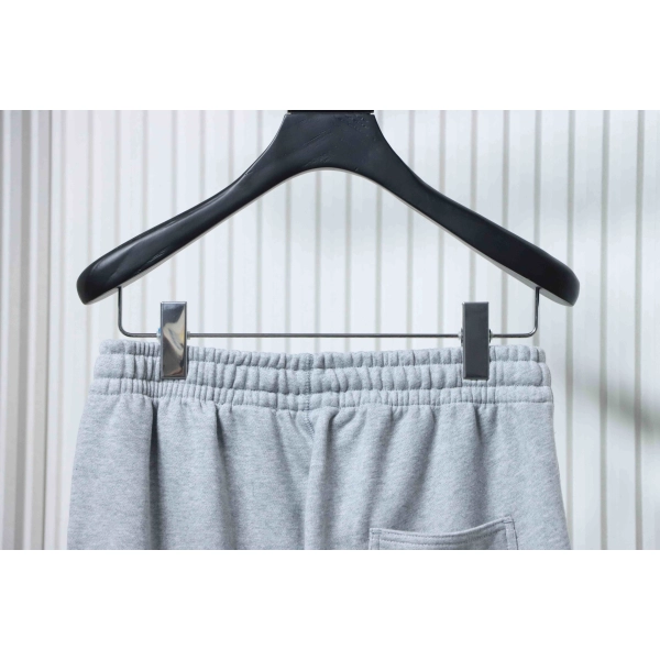 Alo Yoga Cuffed Sweatpants grey