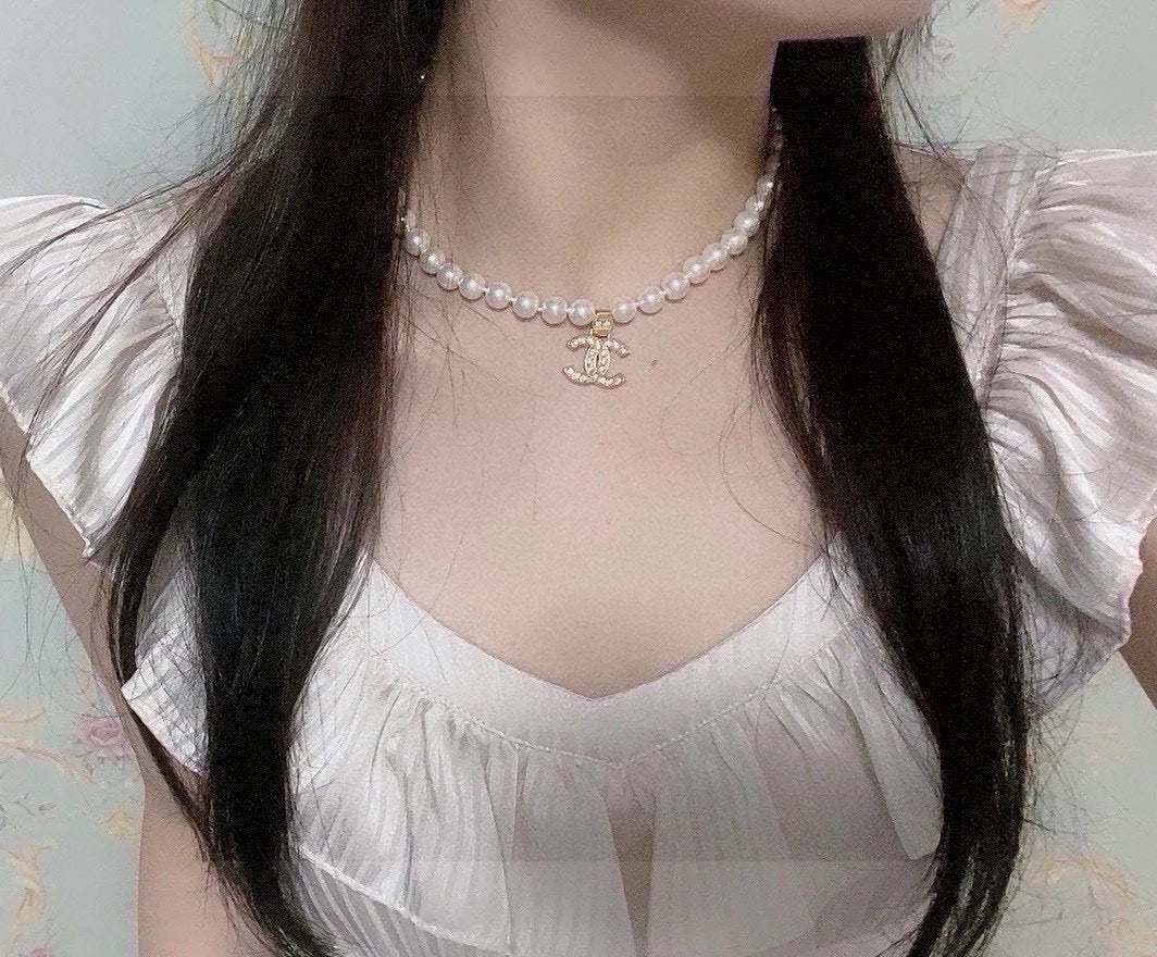 Chan New Pearl necklace