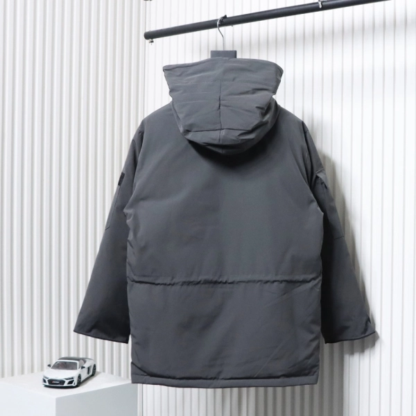 CANADA GOOSE Grey (down jacket)