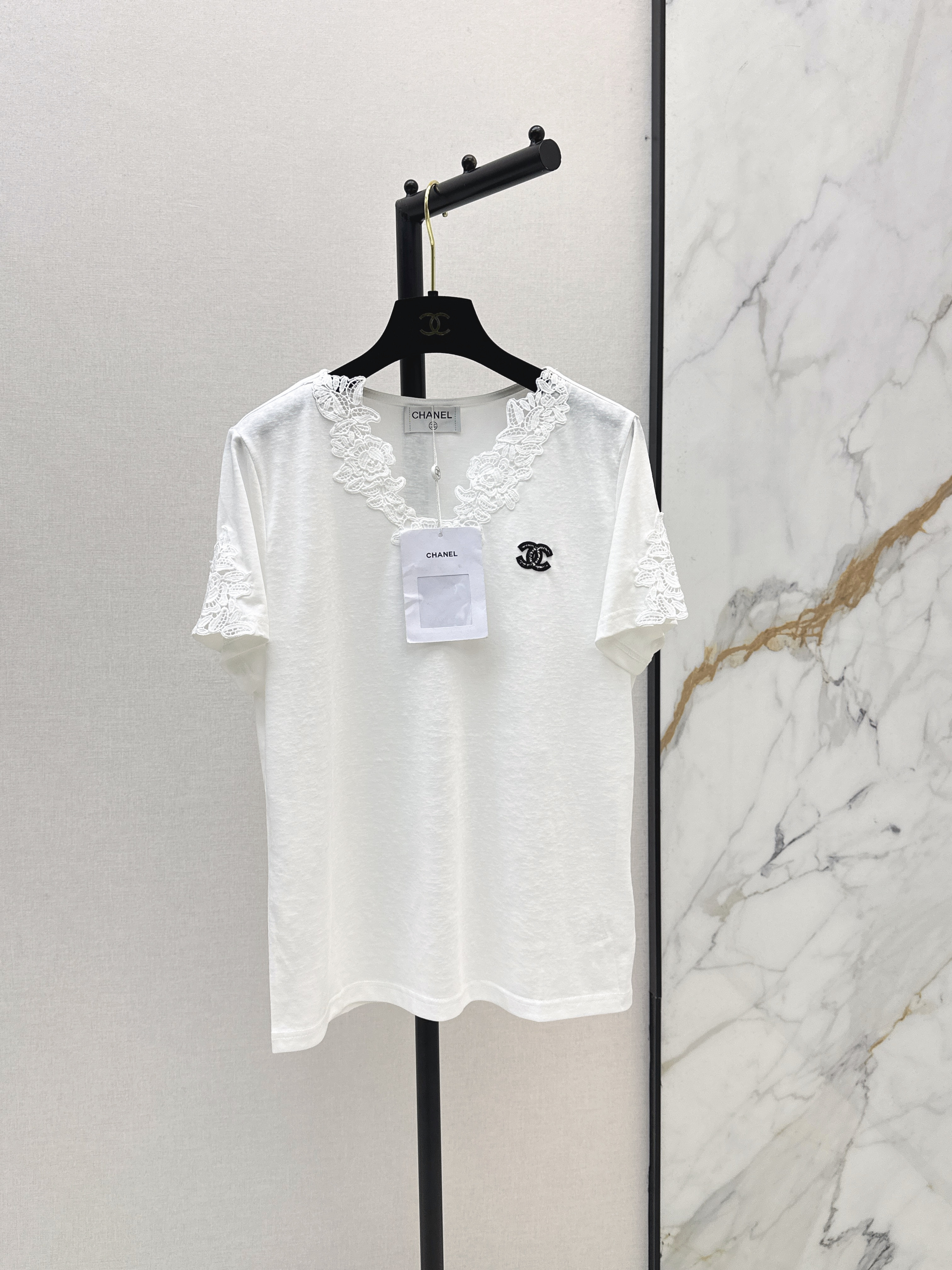 Chan New Back Panel Lace T-Shirt