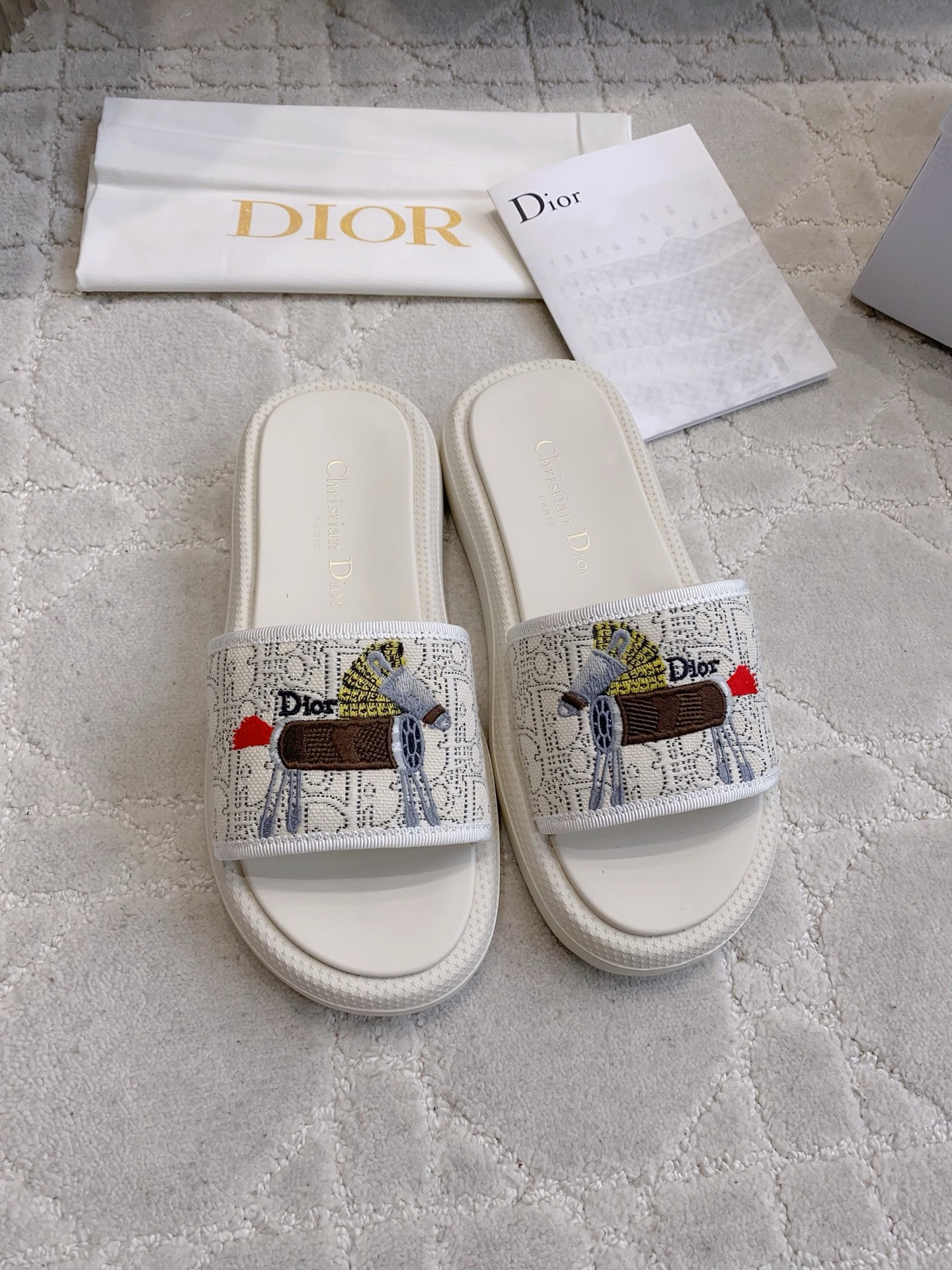 CD New Platform slippers