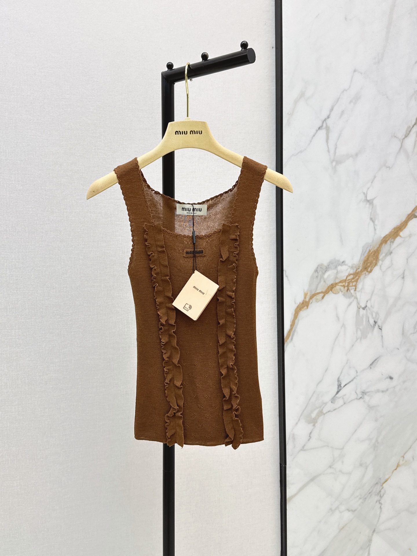 Miu New Sleeveless ruffled vest