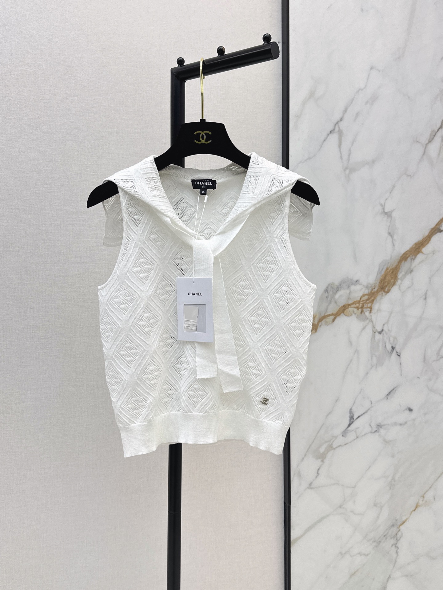 Chan New Sleeveless knit wrap