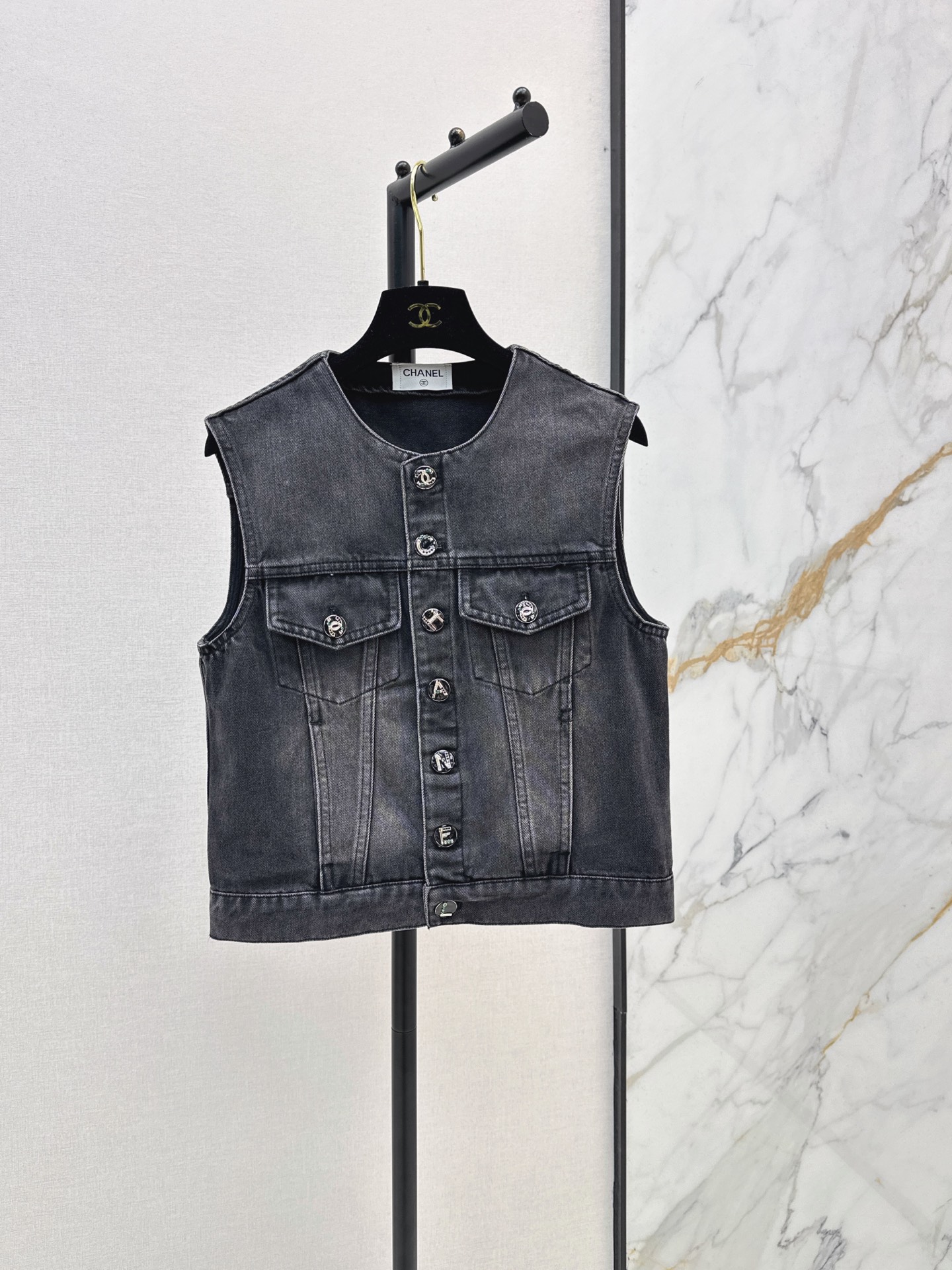 Chan New vest
