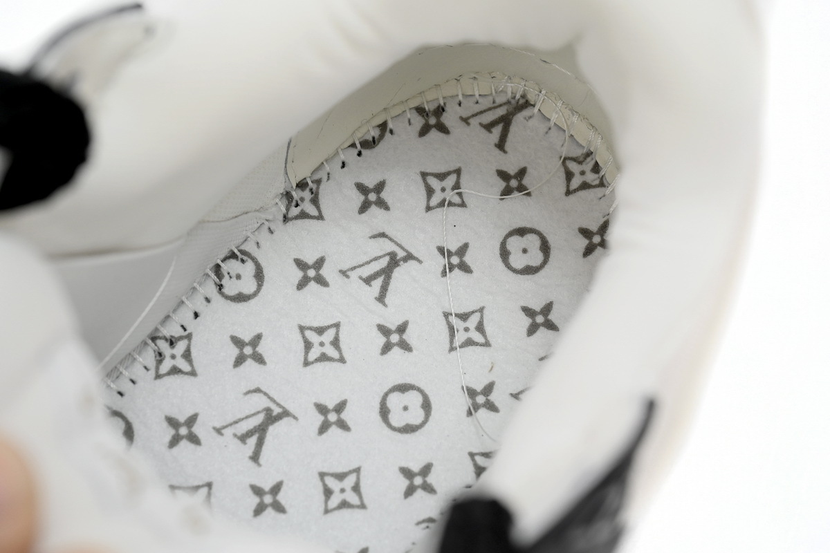 Pkkicks God Batch LOUIS VUITTON Black And White 1AB8SD