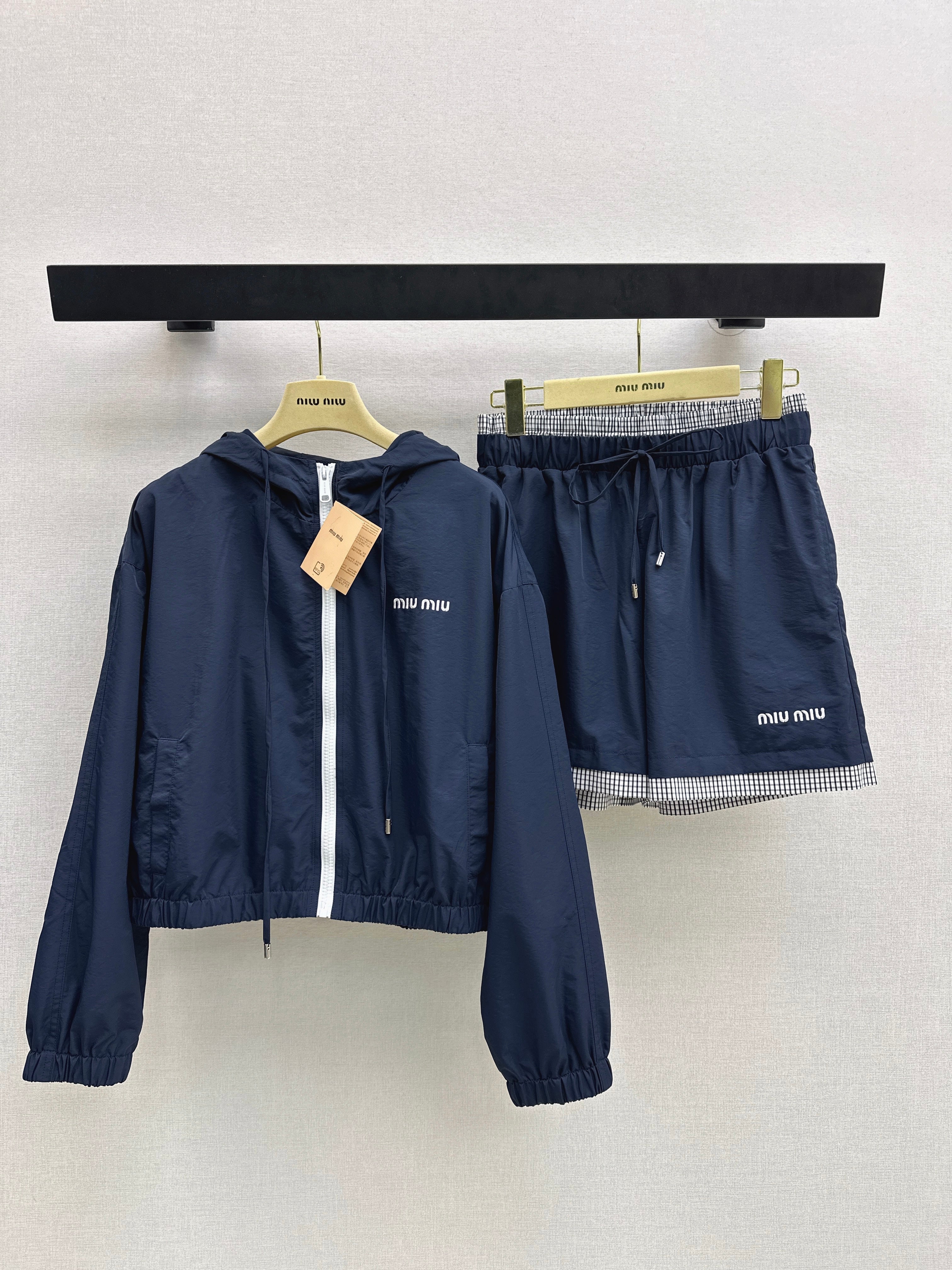 Miu NEW hooded jacket short set