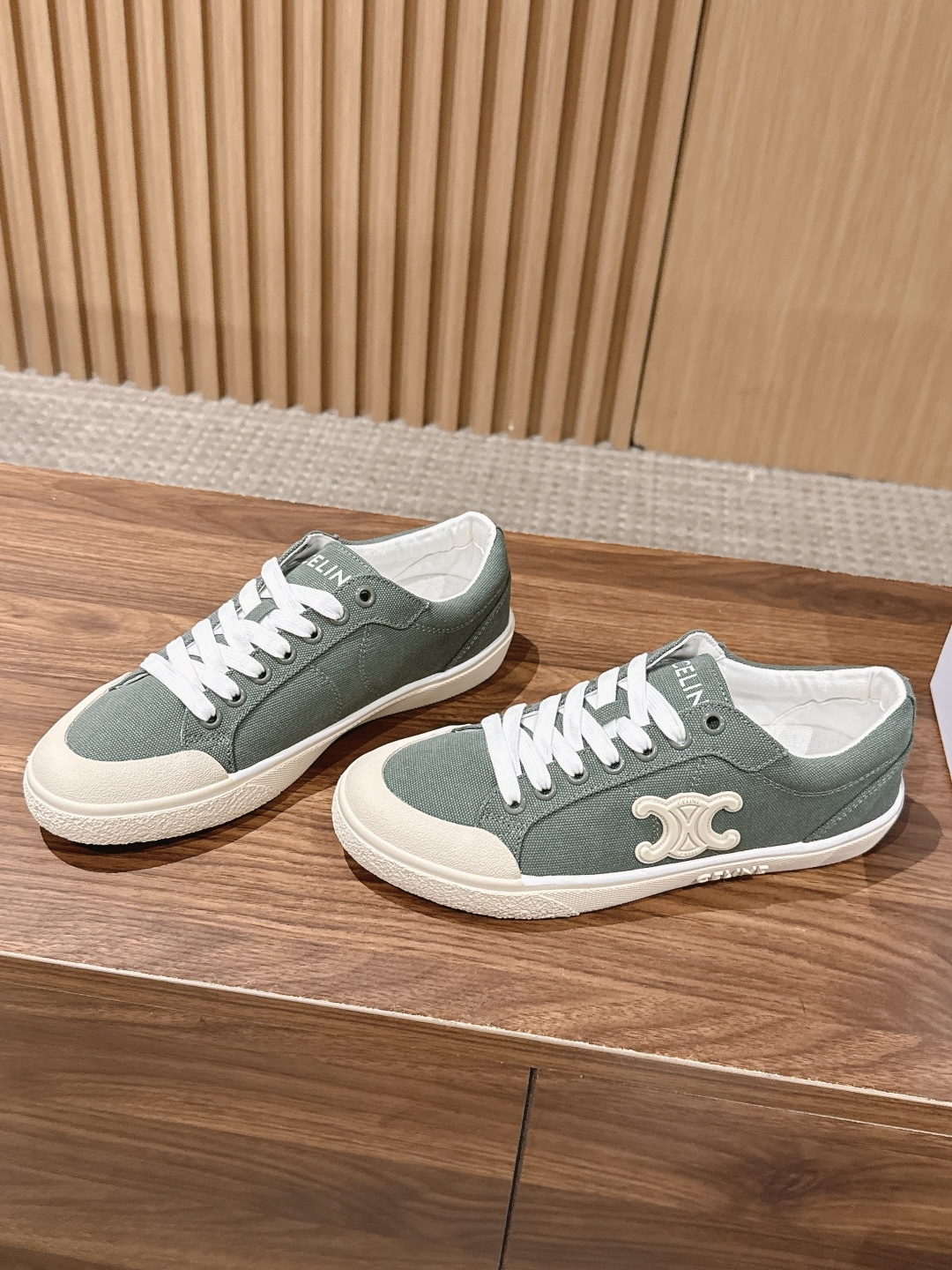 Celi New canvas shoes