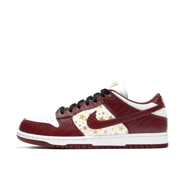 Supreme x Nike SB Dunk Low 