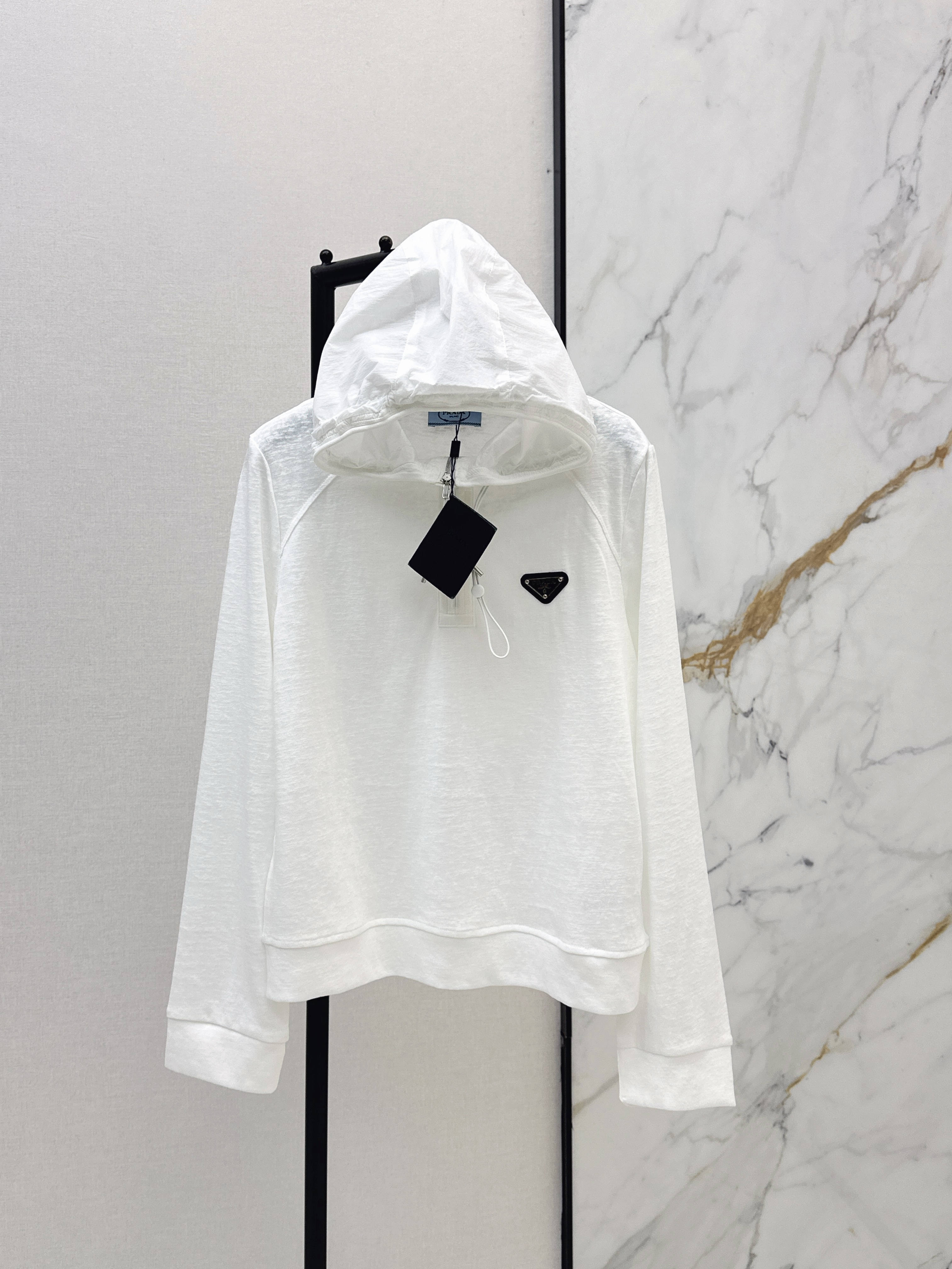Pra New hooded tee