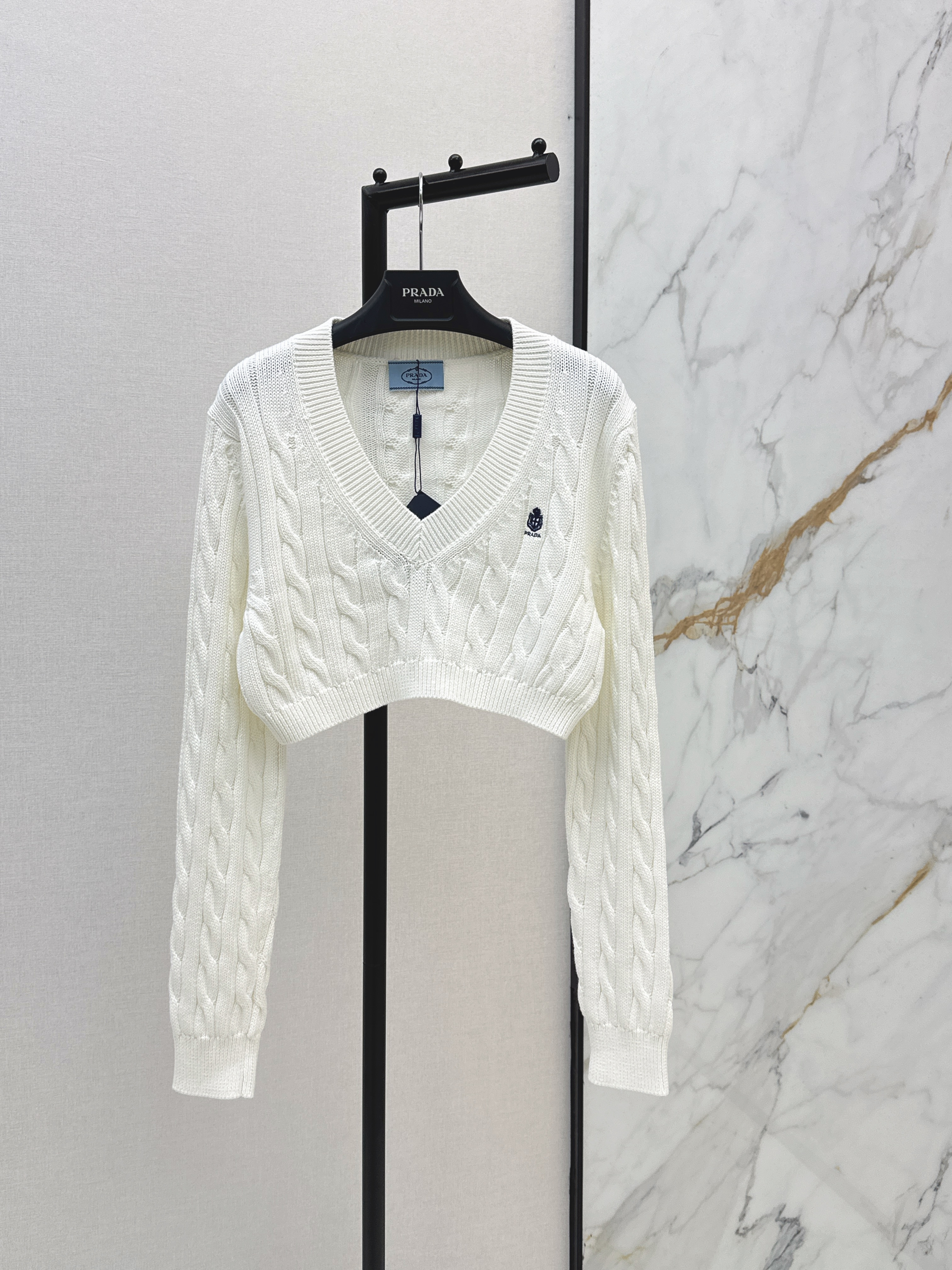 Pra New V-neck sweater