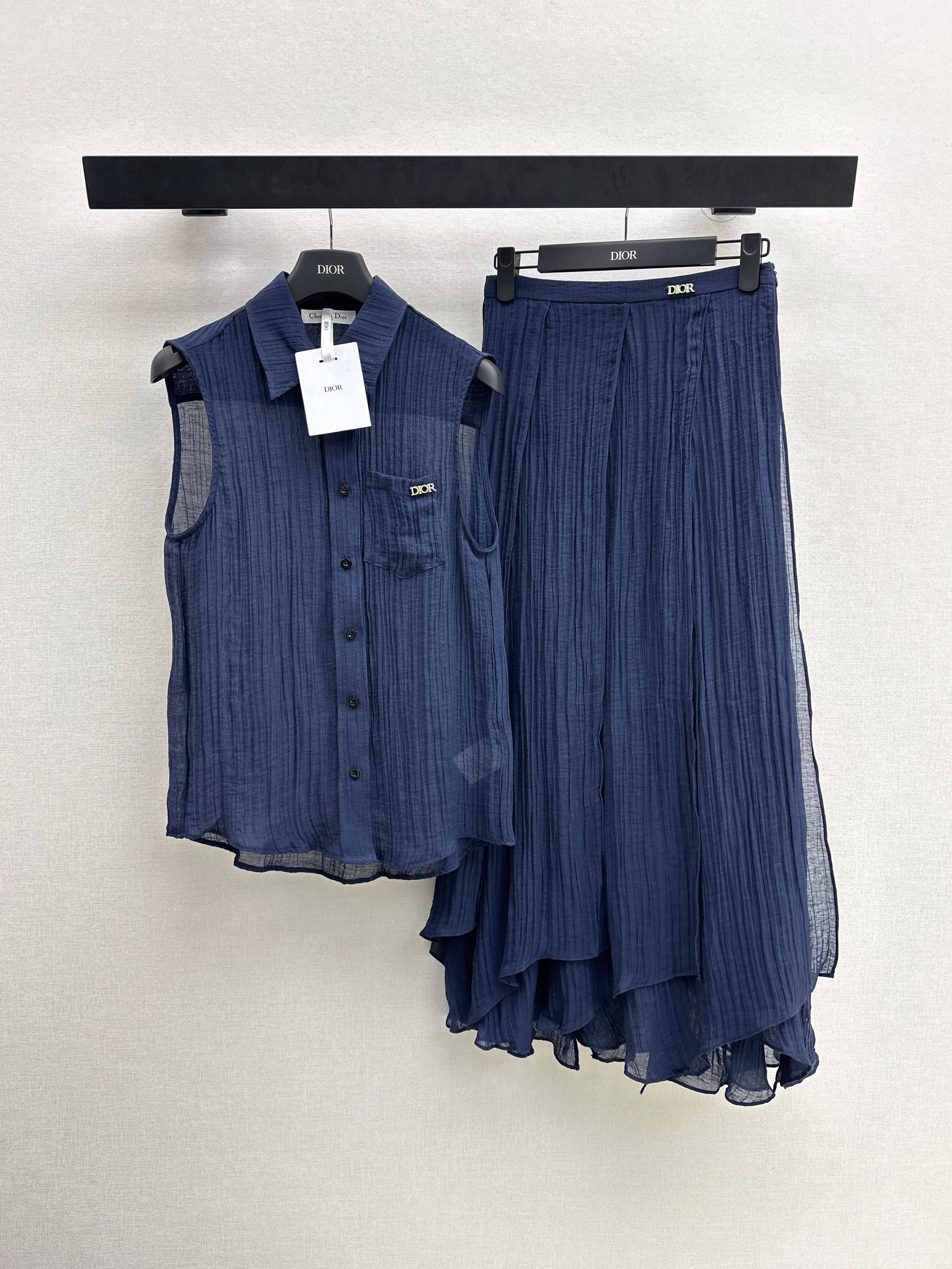 CD New sleeveless top + skirt set