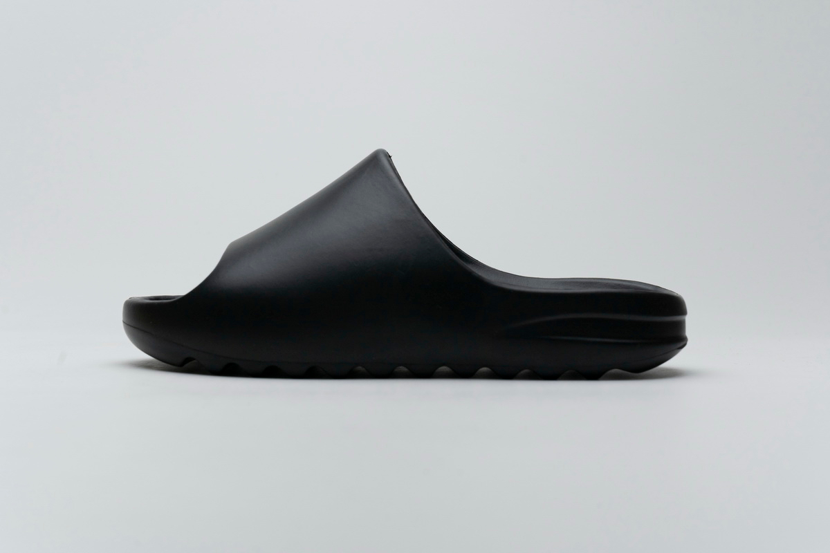 Yeezy Slide “Black” FB6348