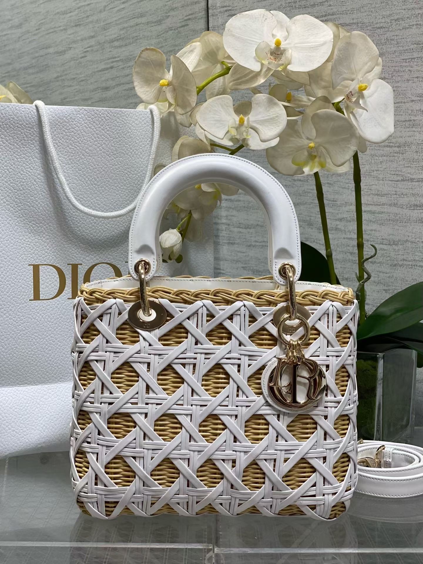 CD New  Woven rattan handbag