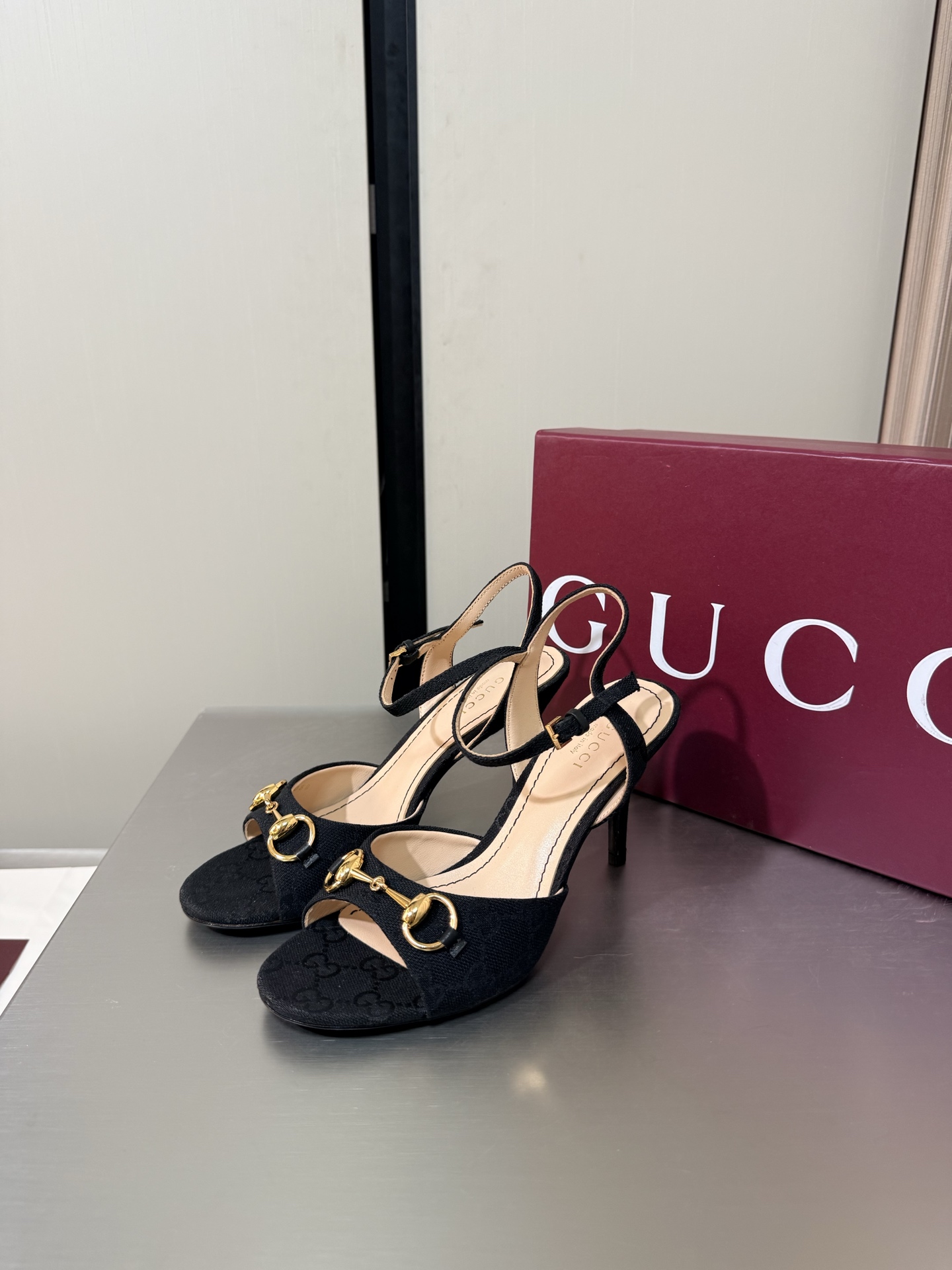 Gucc New Thin-heeled round-toe shoes